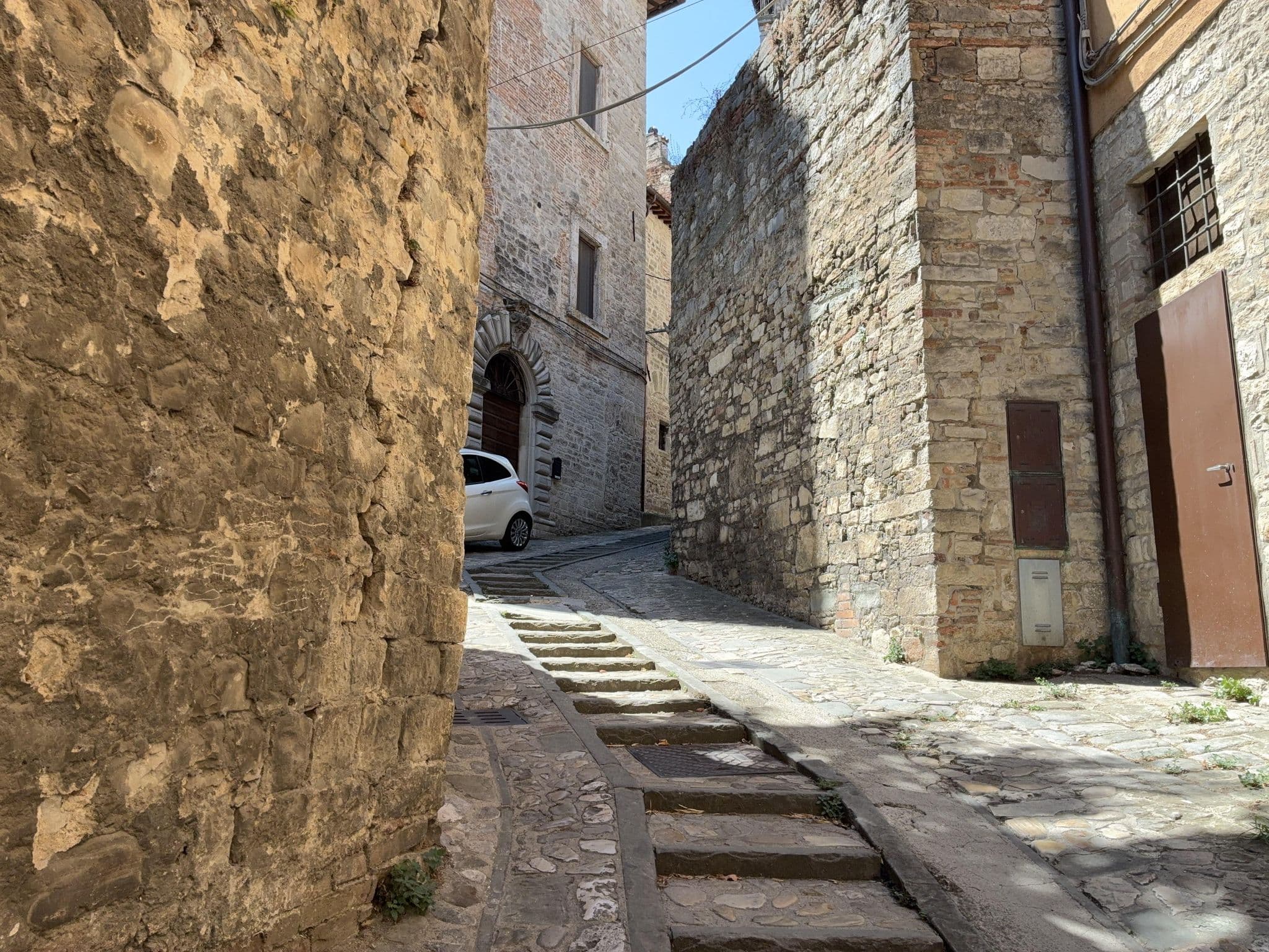 Street view near Il Rifugio dell' Artista, Todi — © panbauletto (CC BY-SA · Mapillary)