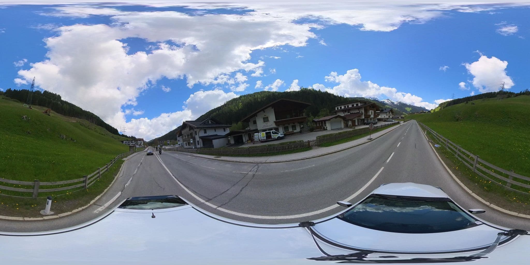 Street view near Haus Leonhard, Zell am Ziller — © osmplus_org (CC BY-SA · Mapillary)