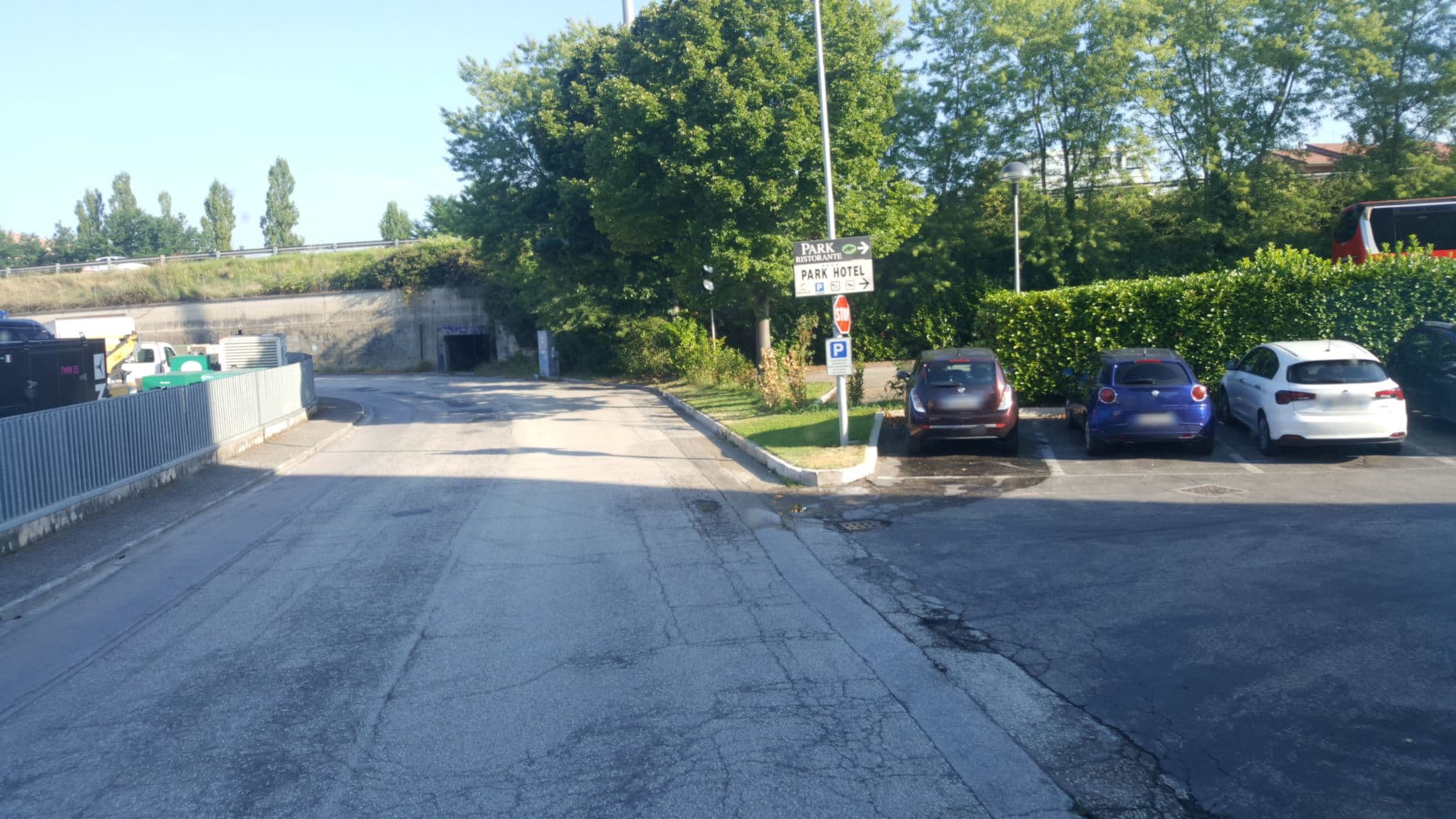 Street view near Park Hotel, Via Lippia — © klimakas (CC BY-SA · Mapillary)