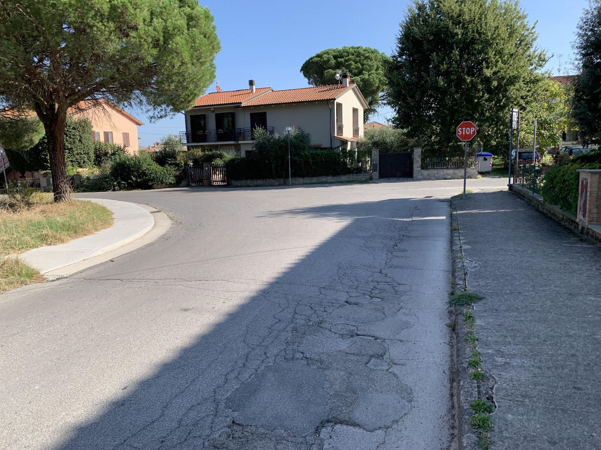 Street view near Casa su lago Trasimeno, Castiglione del Lago — © robot8a (CC BY-SA · Mapillary)