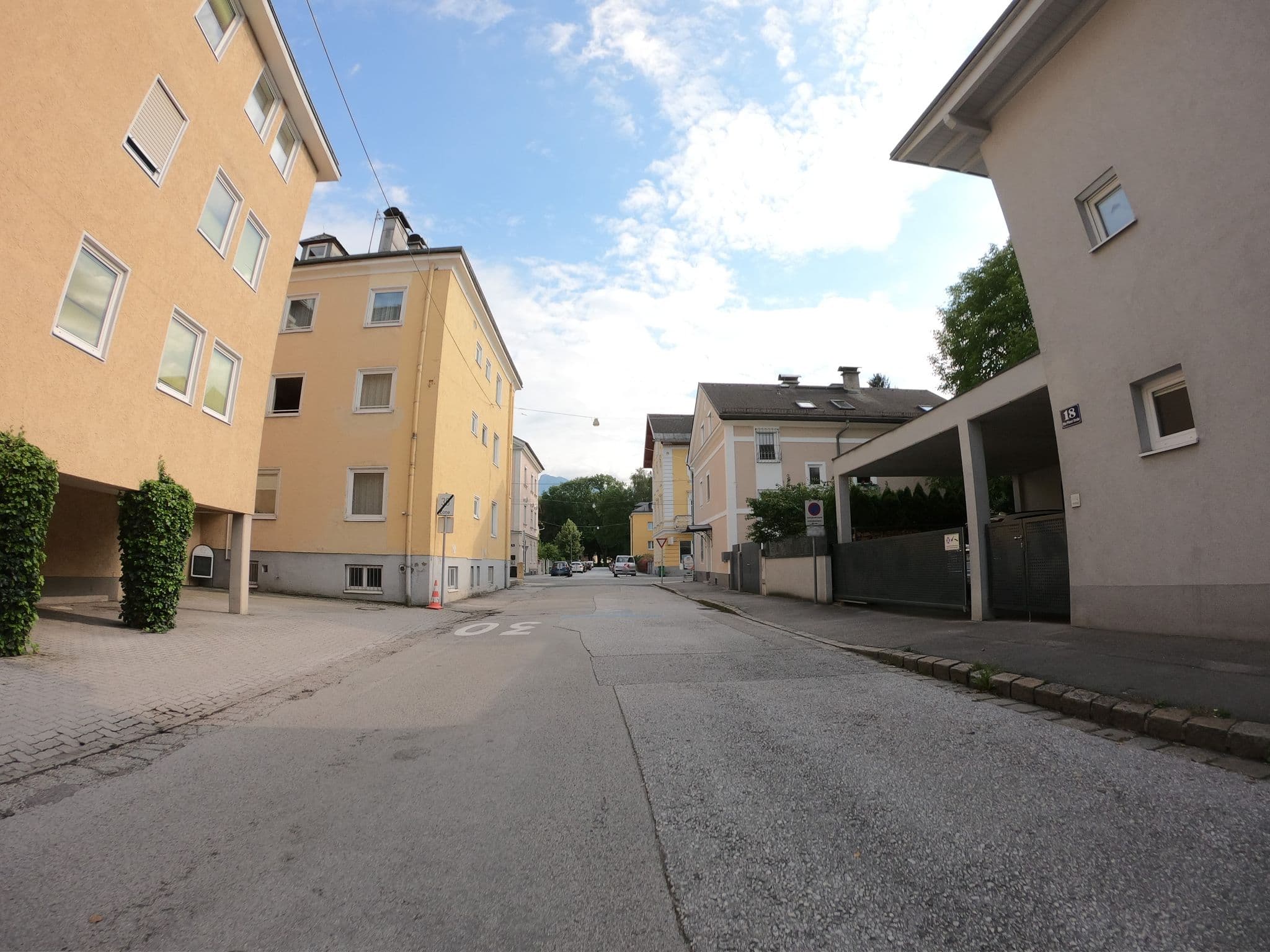 Street view near Hotel Astoria, Salzburg — © flansch (CC BY-SA · Mapillary)