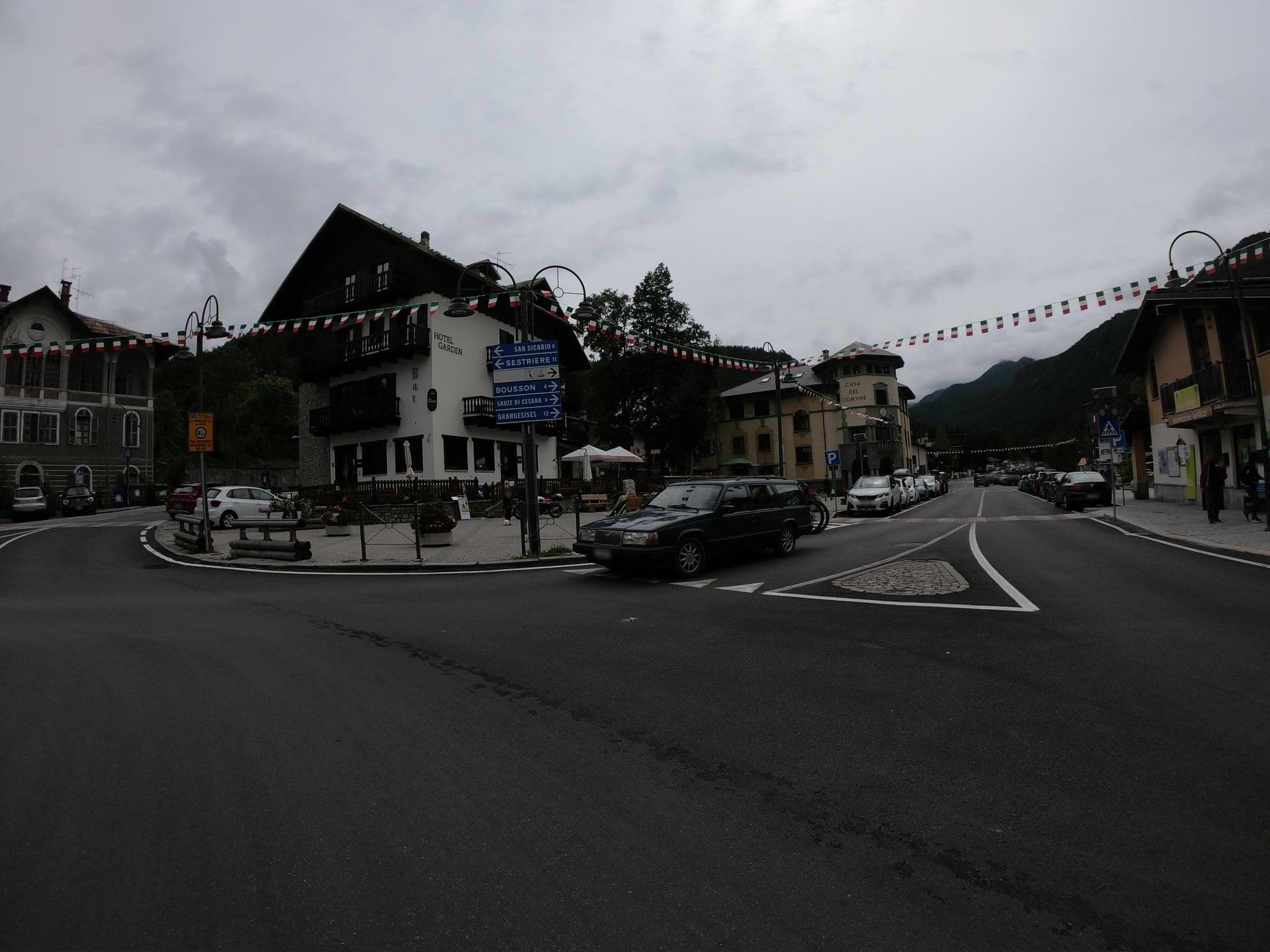 Street view near San Sicario Resort di Rigat, Sauze d'Oulx — © joostjakob (CC BY-SA · Mapillary)