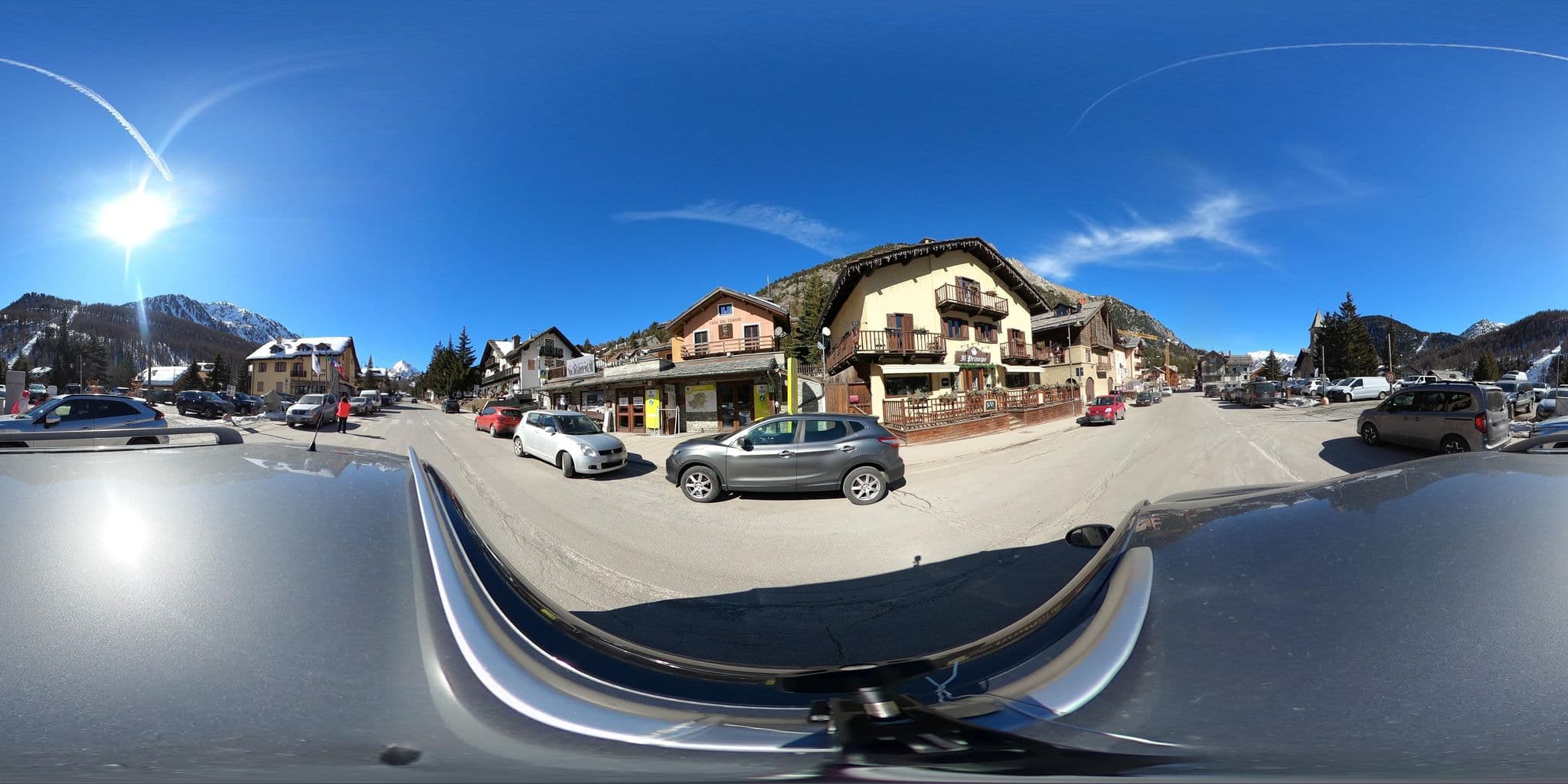 Street view near Hotel Pian del Sole, Oulx — © canfe (CC BY-SA · Mapillary)