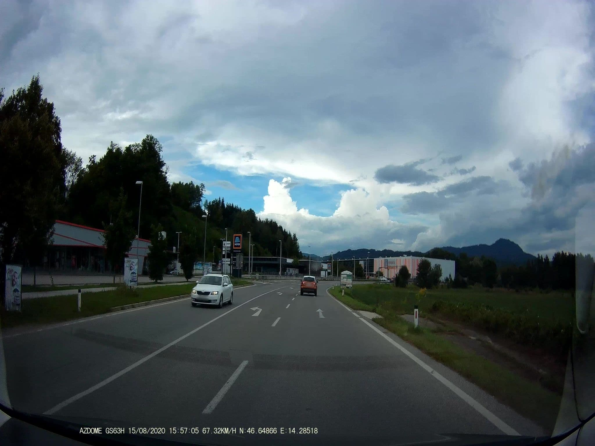 Street view near Vermietung Dr. Lisborg KG, Annabichl — © stefan147 (CC BY-SA · Mapillary)