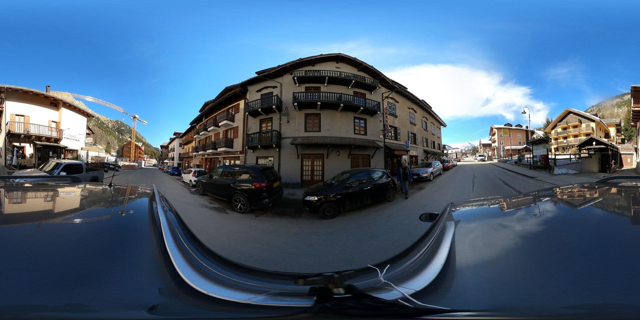 Street view near Hotel Grande Albergo Claviere, Oulx — © canfe (CC BY-SA · Mapillary)