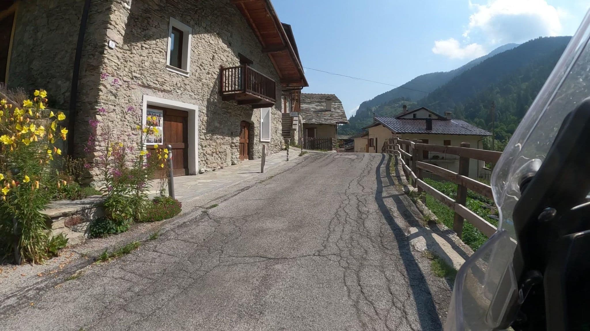Street view near Locanda degli Elfi e Ristorante Mascha Parpaja, Roccabruna — © crami (CC BY-SA · Mapillary)
