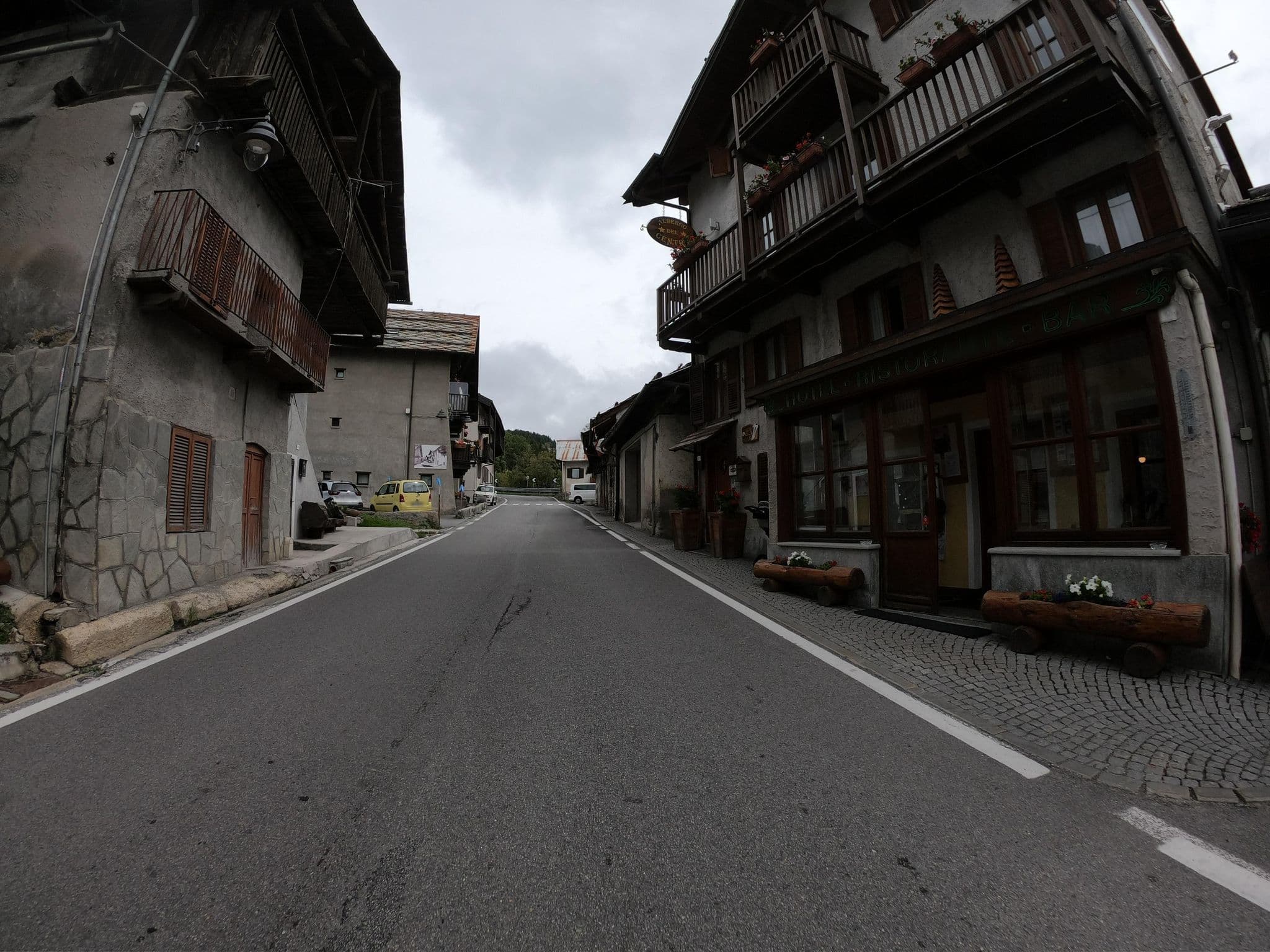 Street view near Albergo del Centro, Sauze d'Oulx — © joostjakob (CC BY-SA · Mapillary)
