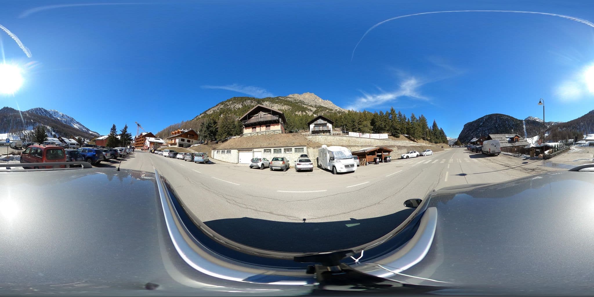 Street view near Albergo Miramonti di Franco F. & F., Oulx — © canfe (CC BY-SA · Mapillary)