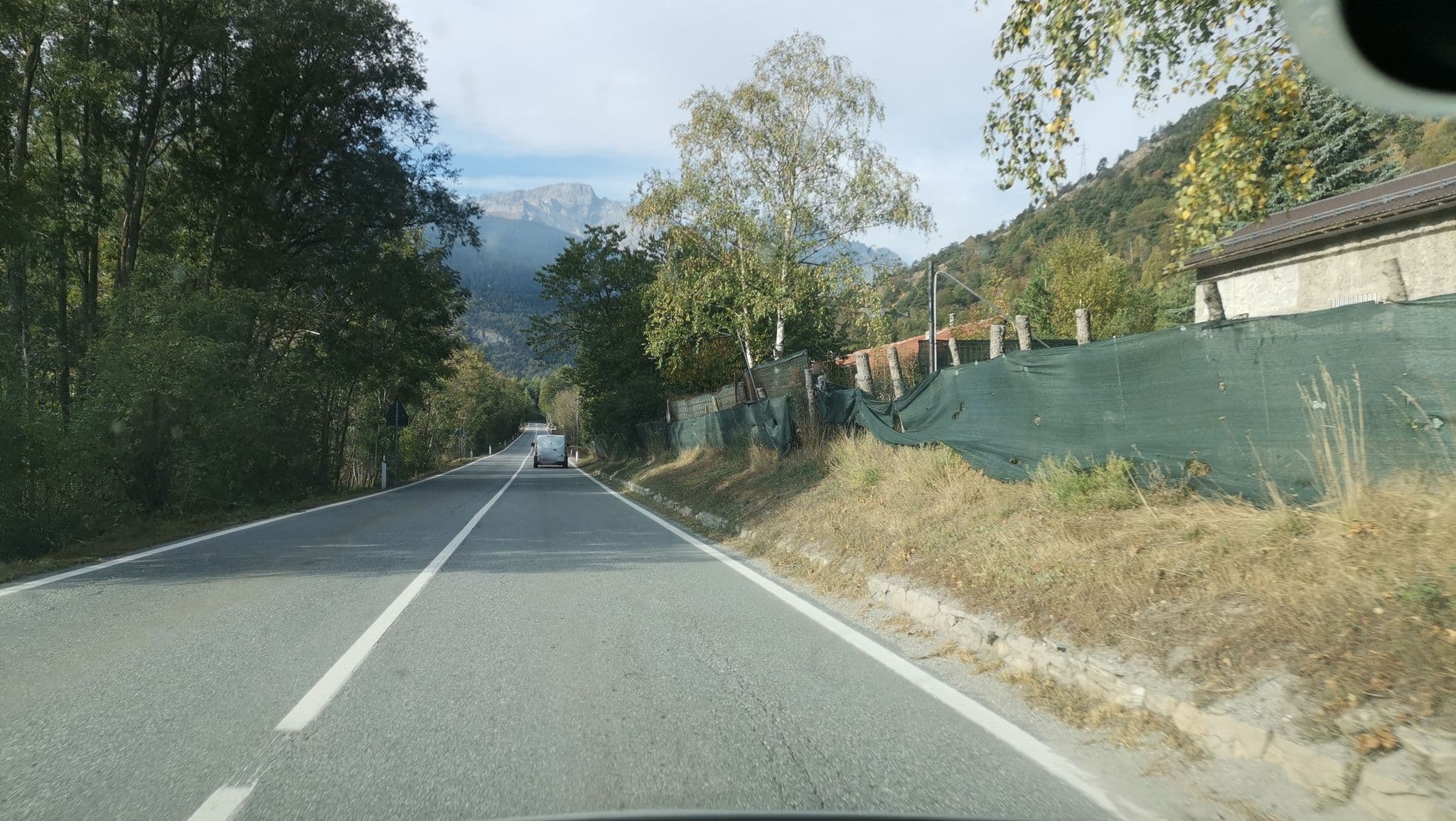 Street view near Bed and Breakfast Biancospino, Oulx — © maxtar1965 (CC BY-SA · Mapillary)