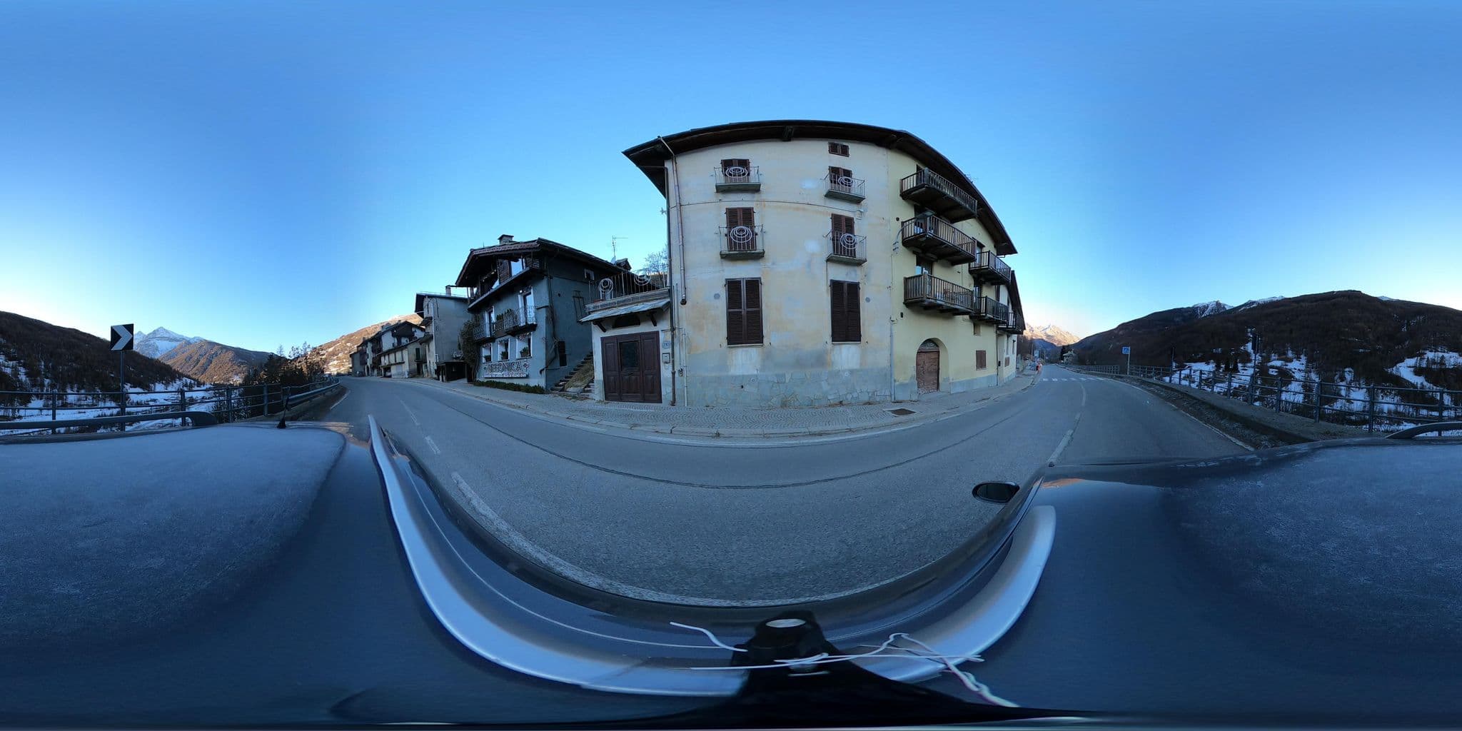 Street view near Baita Deserè, Sauze d'Oulx — © canfe (CC BY-SA · Mapillary)