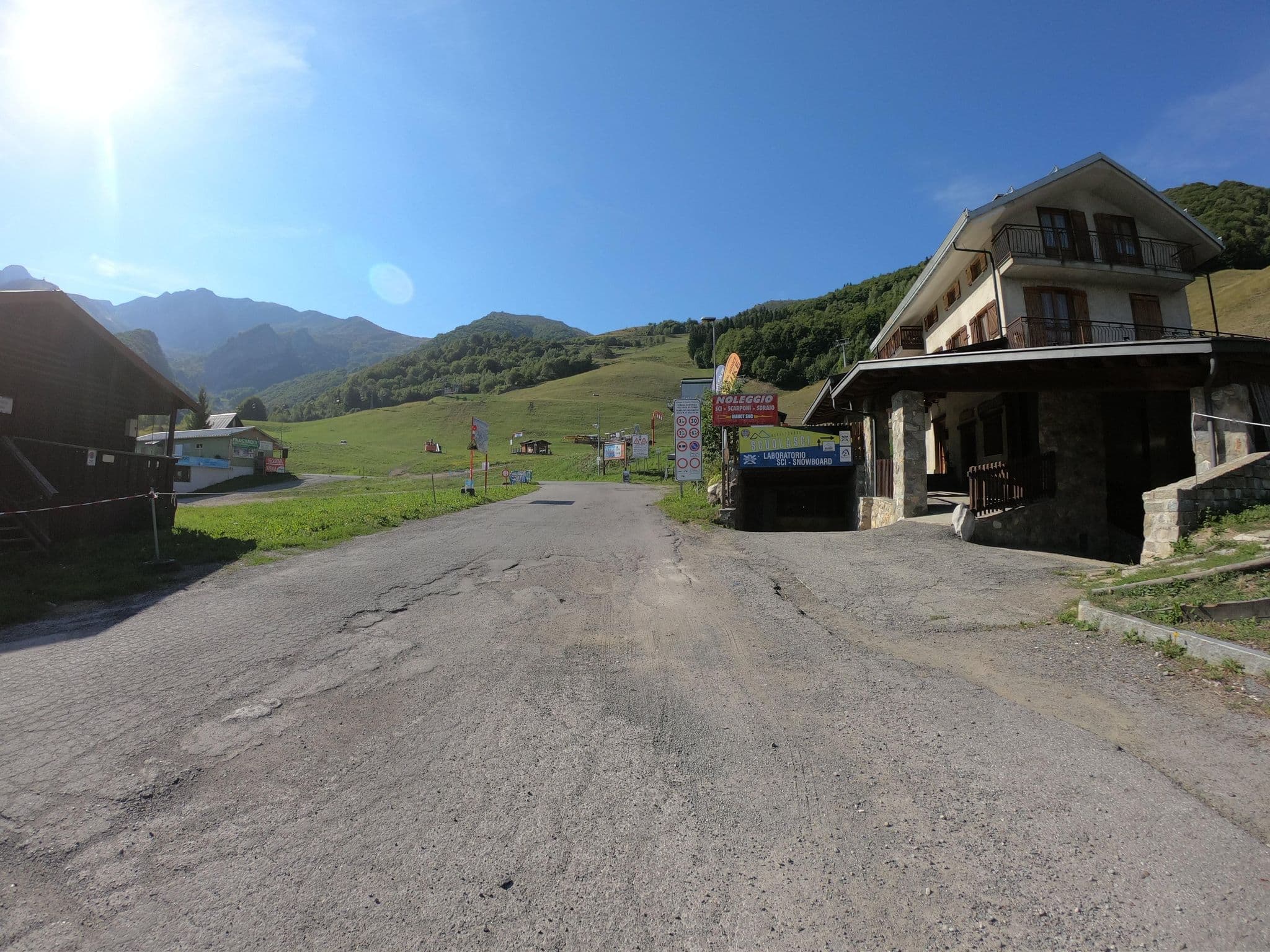 Street view near 1400 Emozioni, Limone Piemonte — © joostjakob (CC BY-SA · Mapillary)