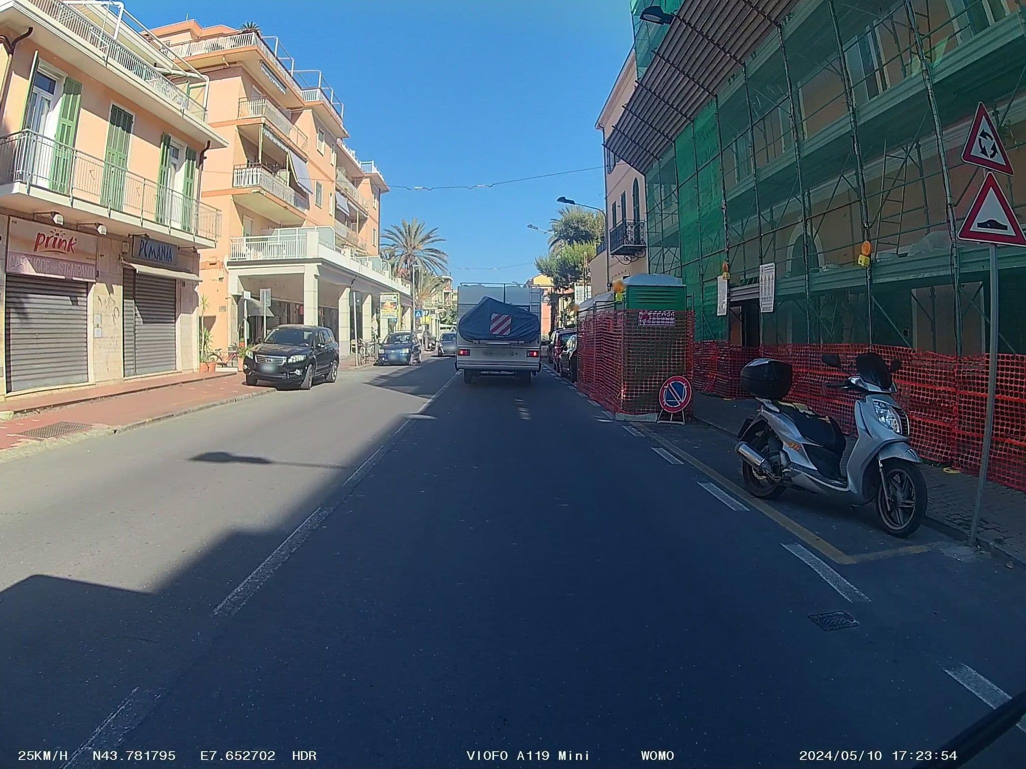 Street view near Hotel Mar Ligure, Bordighera — © soulcover (CC BY-SA · Mapillary)