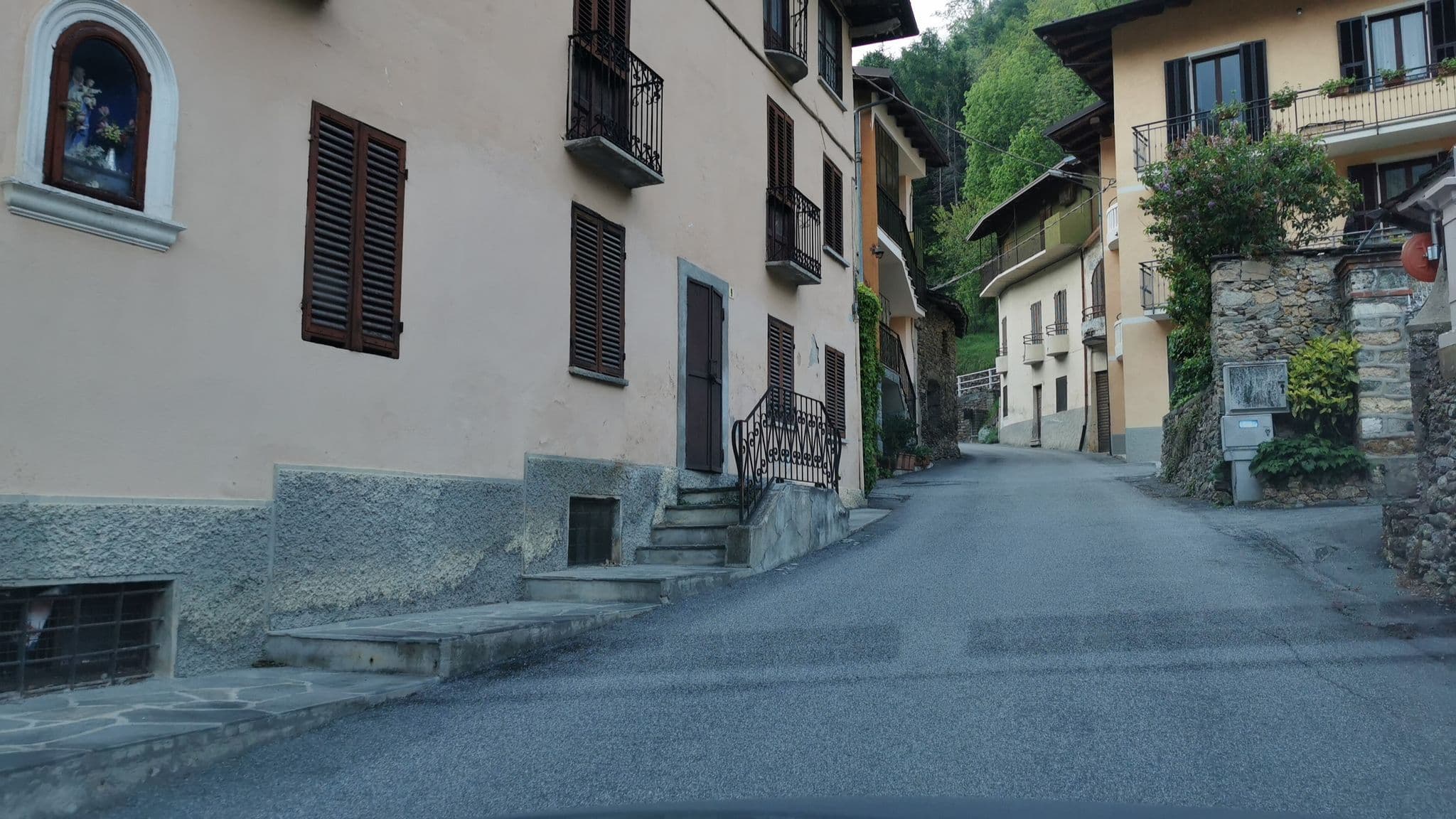 Street view near Albergo Castello, Roccabruna — © canfe (CC BY-SA · Mapillary)