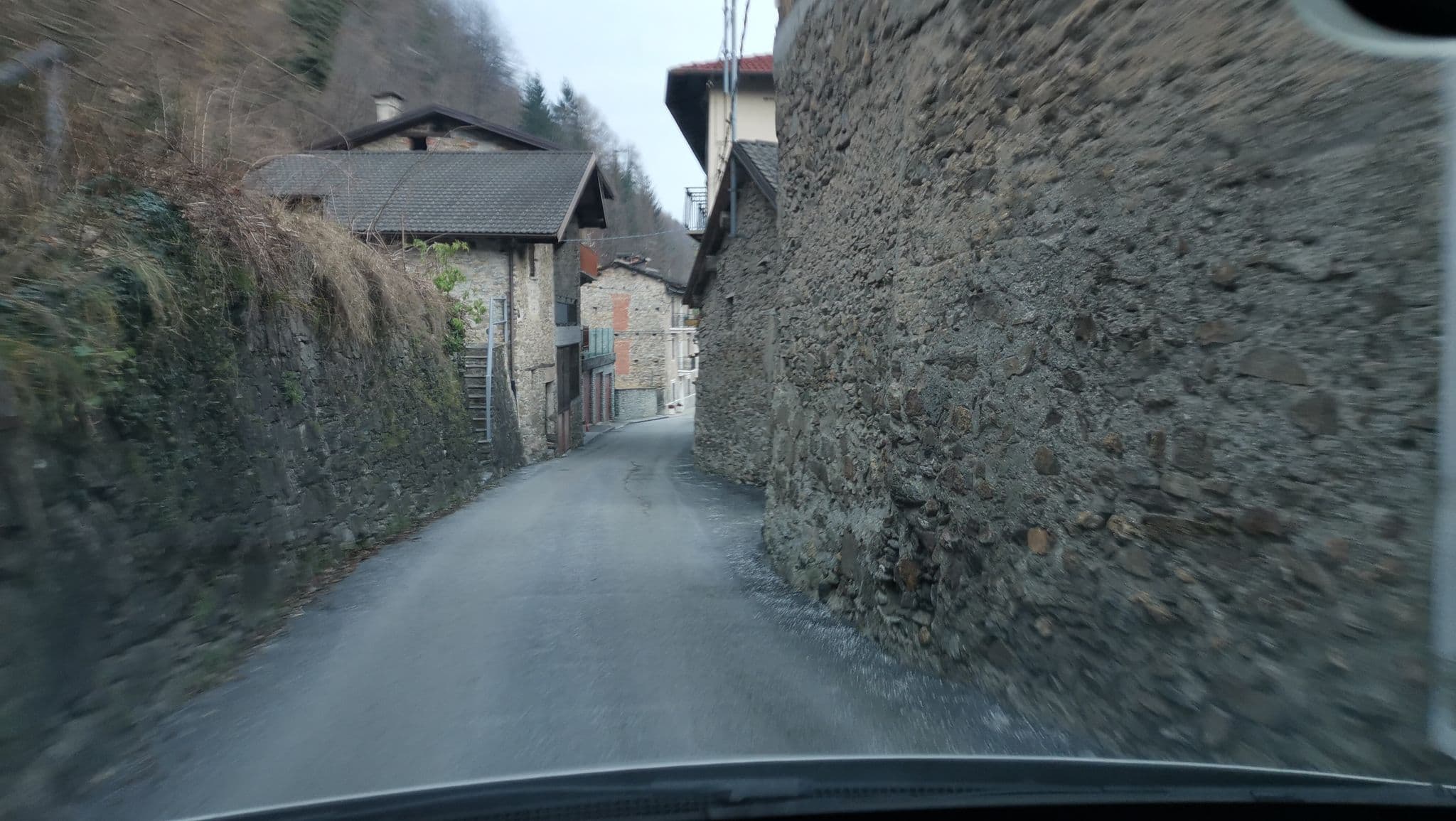 Street view near La Pace, Roccabruna — © maxtar1965 (CC BY-SA · Mapillary)