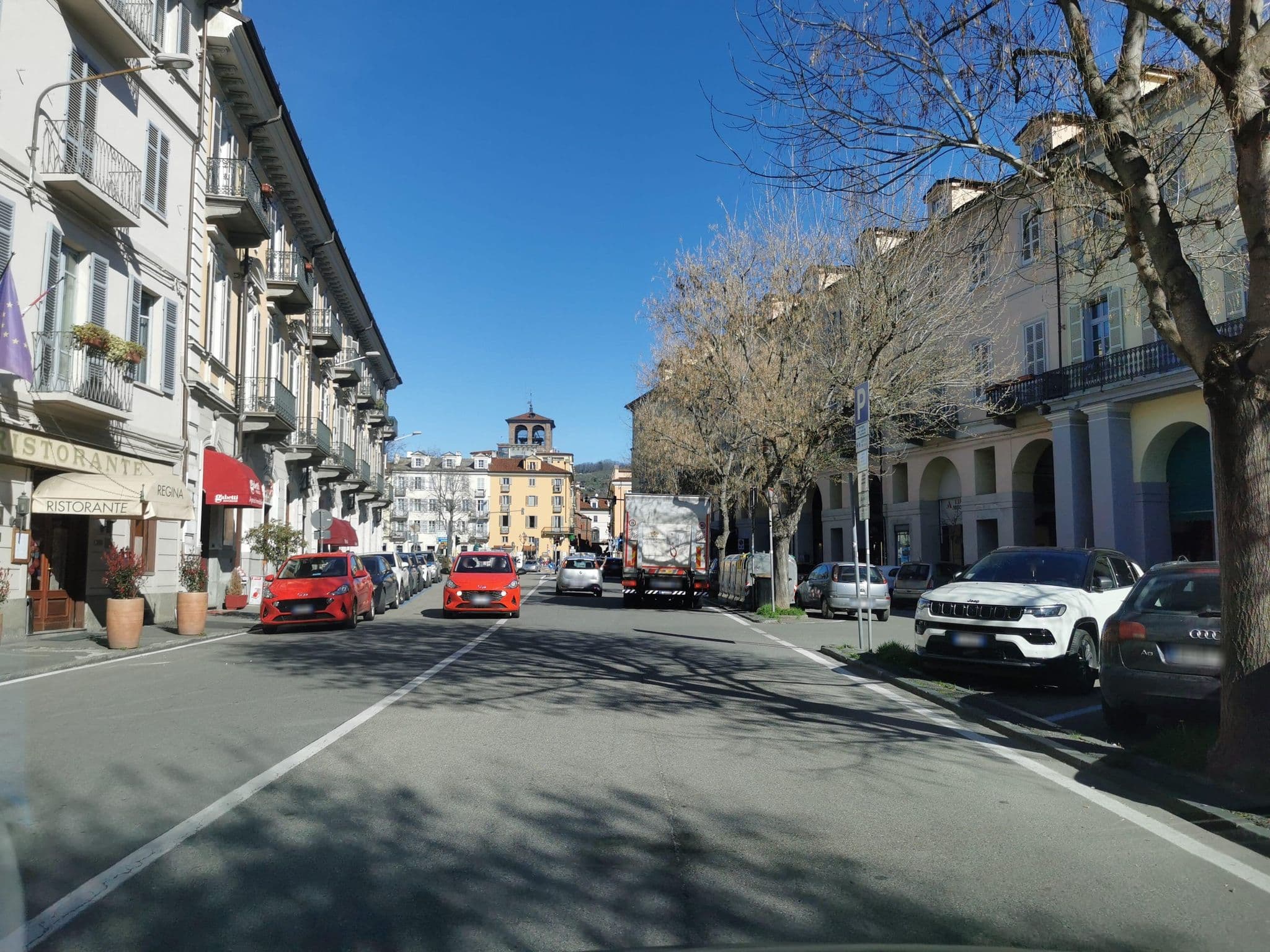Street view near Hotel Regina, Pinerolo — © canfe (CC BY-SA · Mapillary)