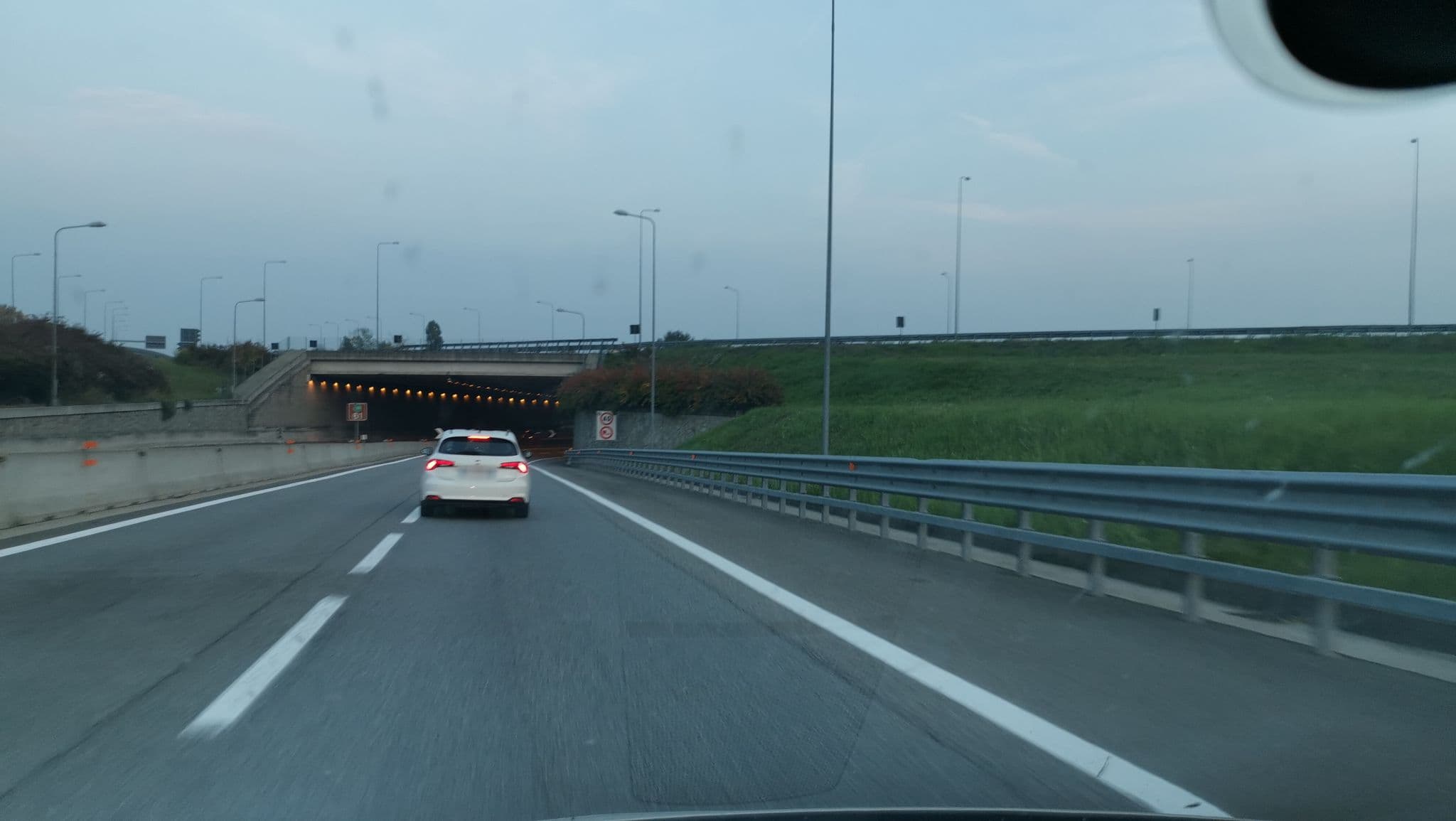 Street view near Hôtel Astor, Villaggio Leumann — © maxtar1965 (CC BY-SA · Mapillary)