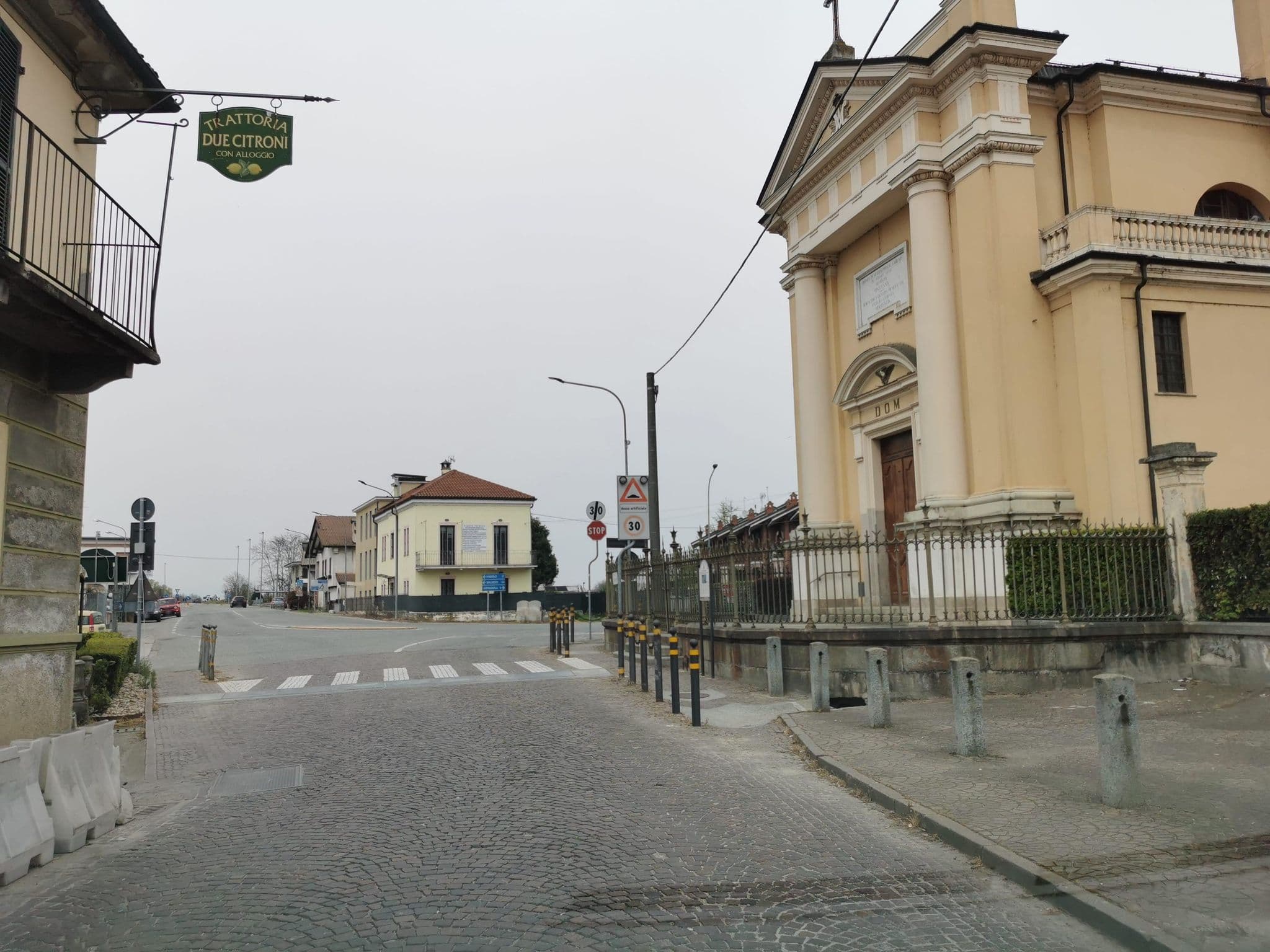 Street view near Due Citroni - Trattoria e Albergo, Casalgrasso — © canfe (CC BY-SA · Mapillary)