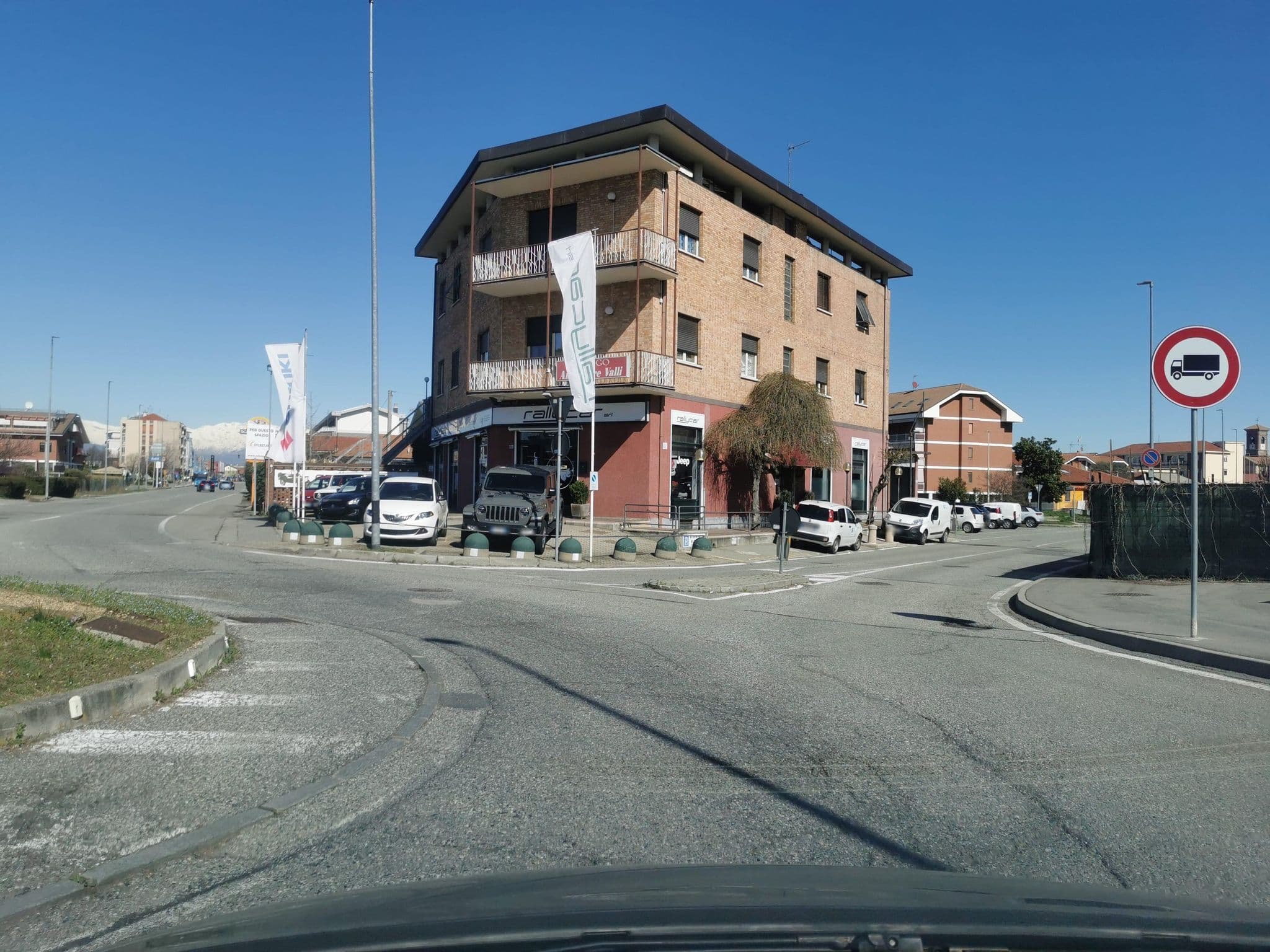 Street view near Albergo Antico Tre Valli, Borgaro Torinese — © canfe (CC BY-SA · Mapillary)