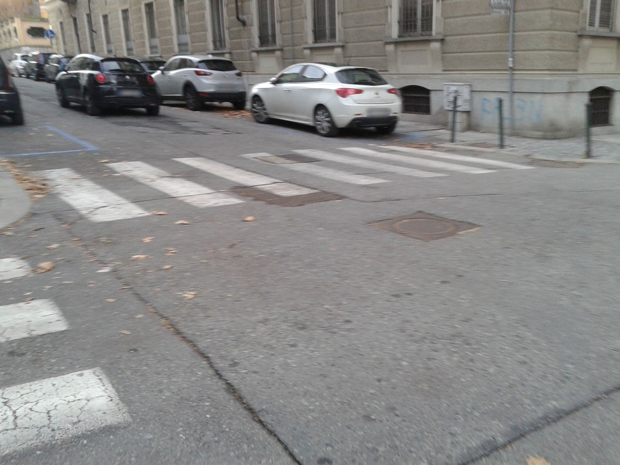 Street view near Sagea Hotel Crimea di L. Capuzzo C. SAS, Borgo Crimea — © alessiasorial (CC BY-SA · Mapillary)