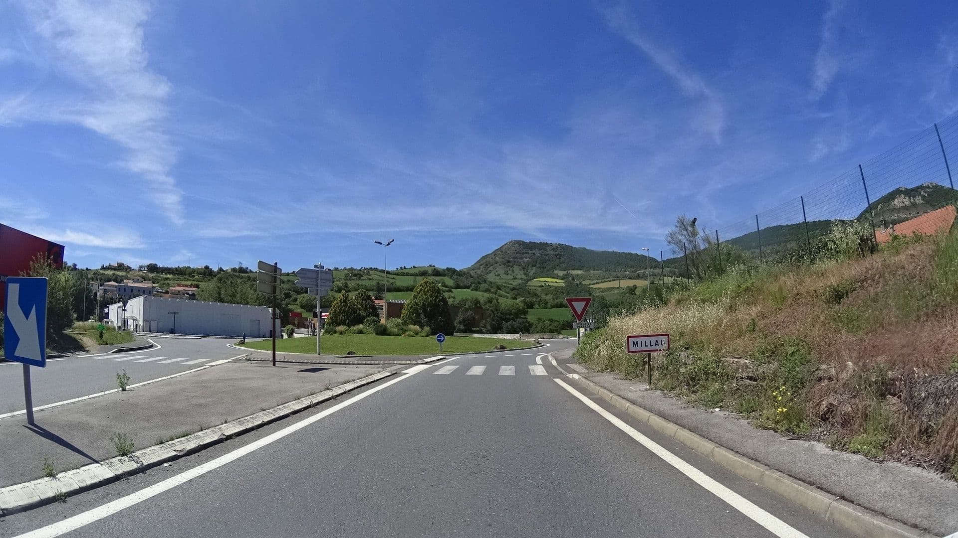 Street view near Campanile, Millau — © panieravide (CC BY-SA · Mapillary)