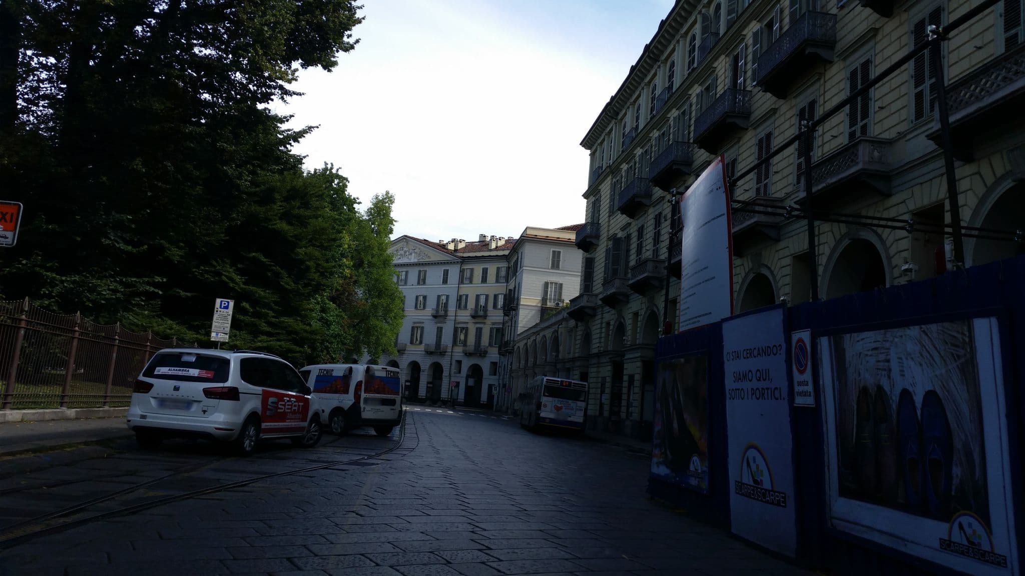 Street view near NH Ligure, Circoiscrizione I — © it_s_so_funny (CC BY-SA · Mapillary)