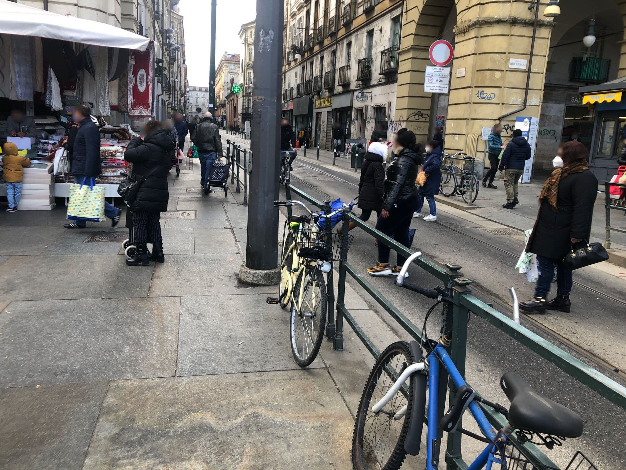 Street view near La Mansarda, Porta Palazzo — © pierob (CC BY-SA · Mapillary)