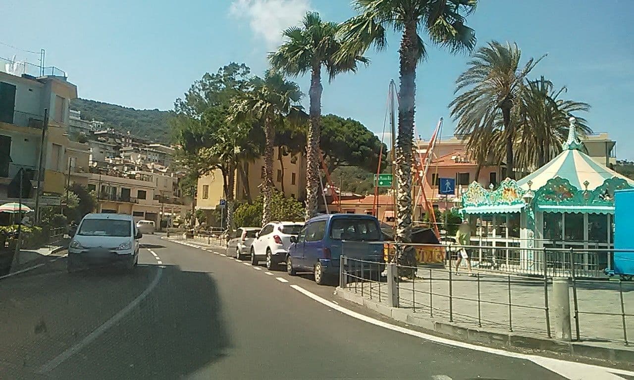Street view near Ristorante Bar Montecarlo, Laigueglia — © mikki65 (CC BY-SA · Mapillary)