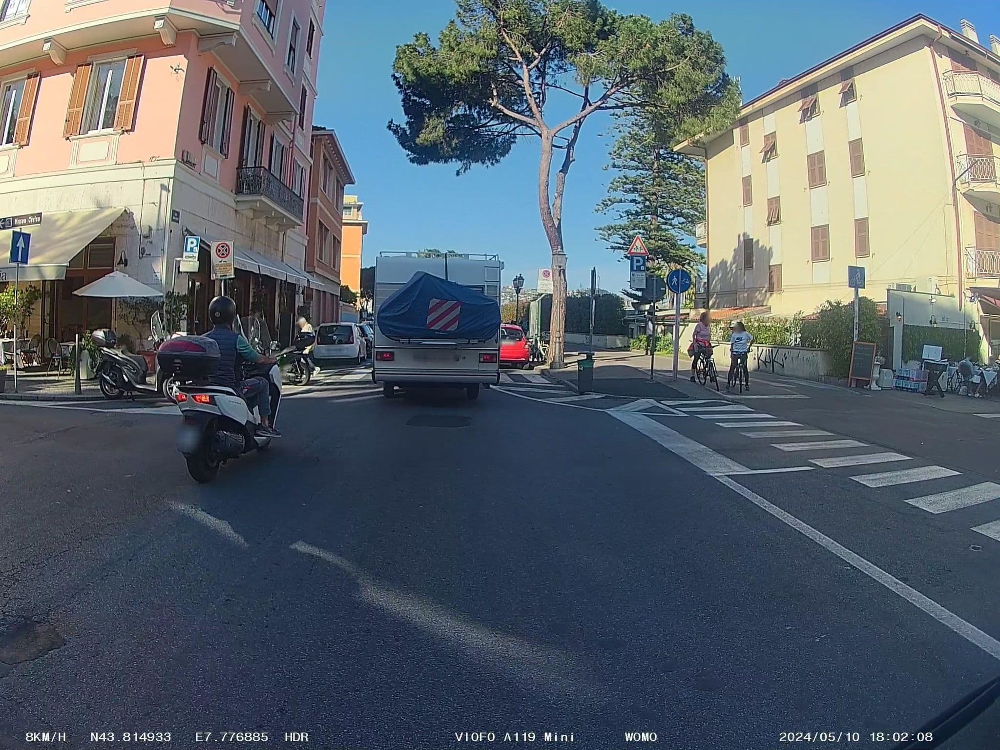 Street view near Appartamento Vista Mare Sulla Pista Ciclabile, Sanremo — © soulcover (CC BY-SA · Mapillary)