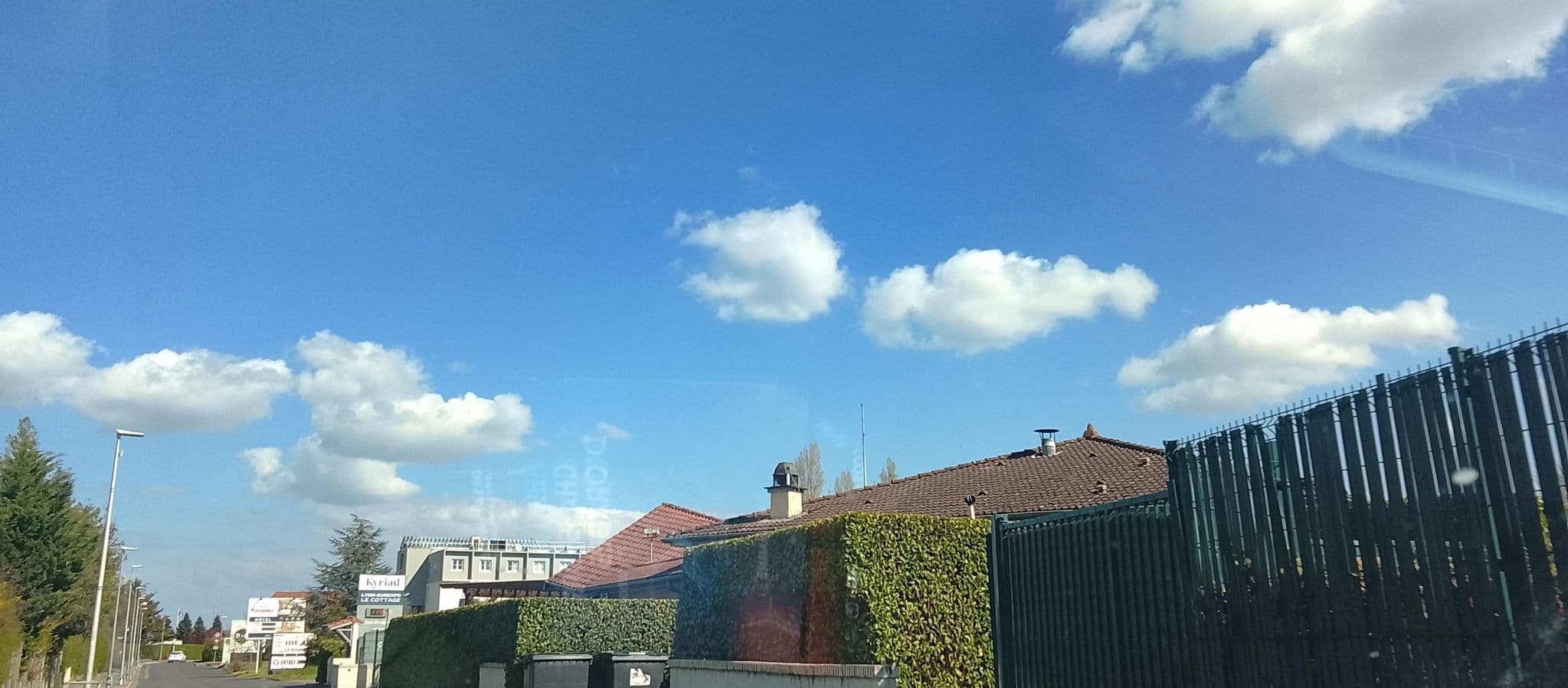Street view near Hôtel Kyriad, Bron — © HugoC01 (CC BY-SA · Mapillary)