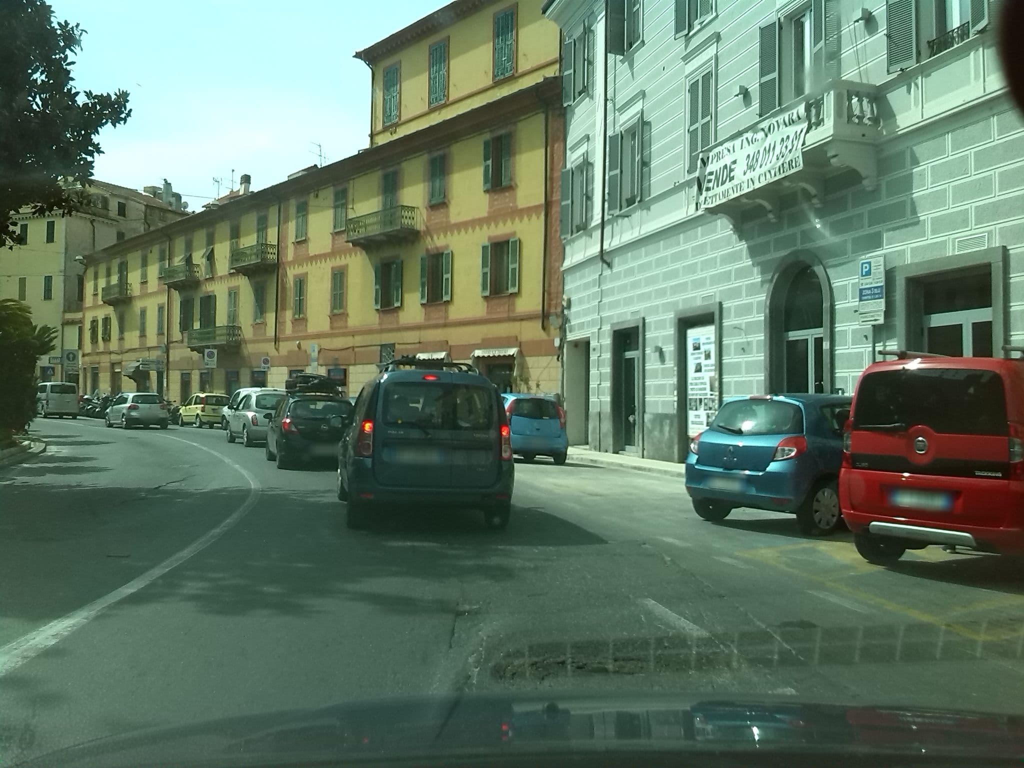 Street view near Hotel Italia, Imperia — © cascafico (CC BY-SA · Mapillary)