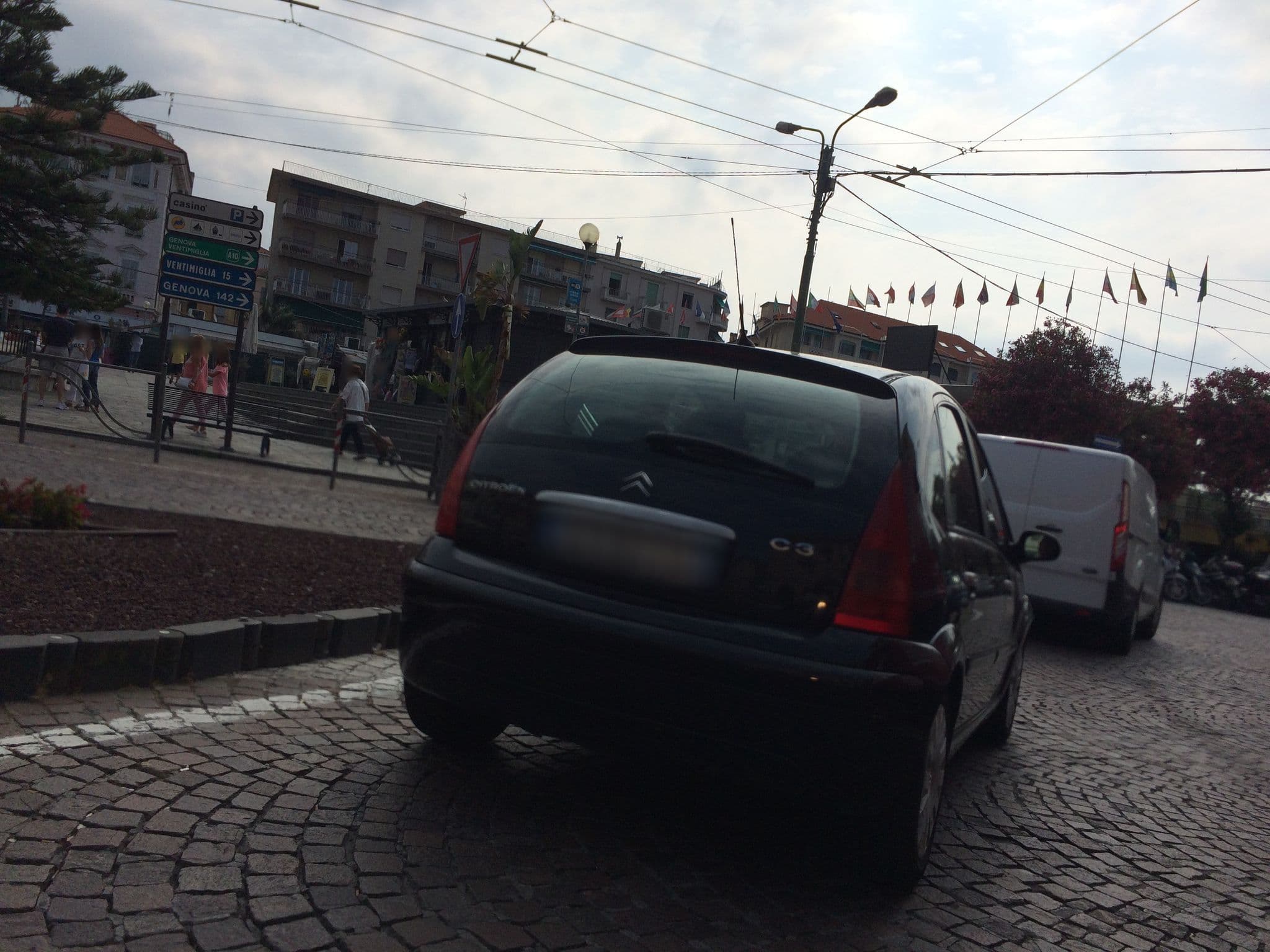 Street view near Les Chambres de la Place, Sanremo — © cxc (CC BY-SA · Mapillary)