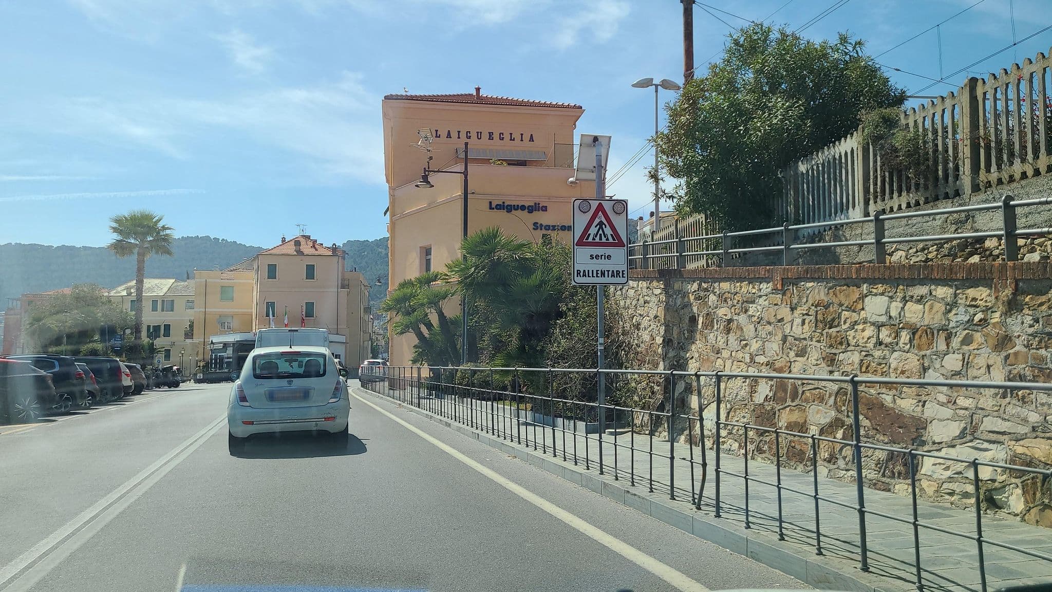 Street view near Villa Bianca, Laigueglia — © chrisbeddow (CC BY-SA · Mapillary)