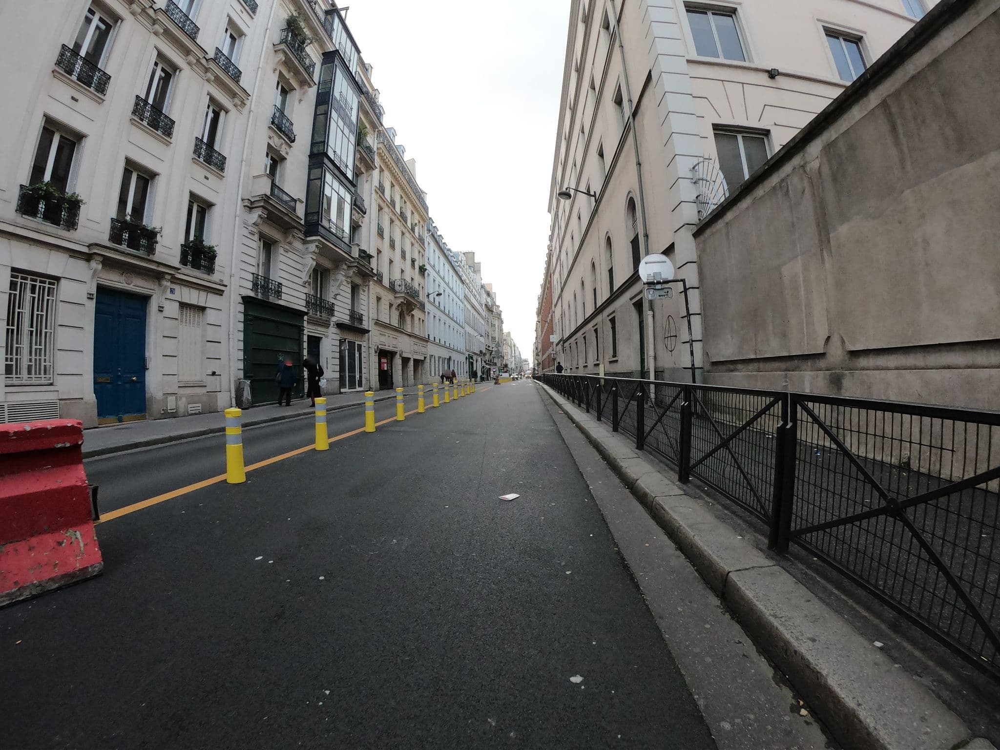 Street view near Hôtel des Grands Voyageurs, Paris 06 Luxembourg — © ywwwes (CC BY-SA · Mapillary)