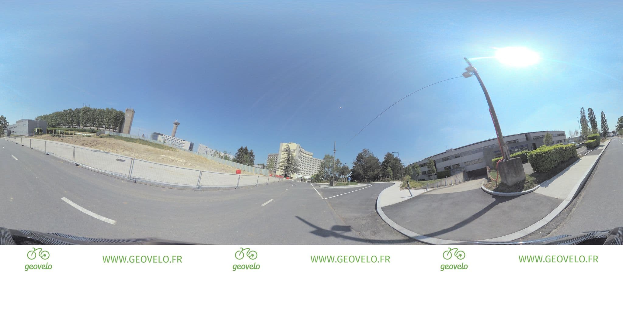 Street view near Moxy Paris Charles de Gaulle Airport, Roissy-en-France — © simon_geovelo (CC BY-SA · Mapillary)