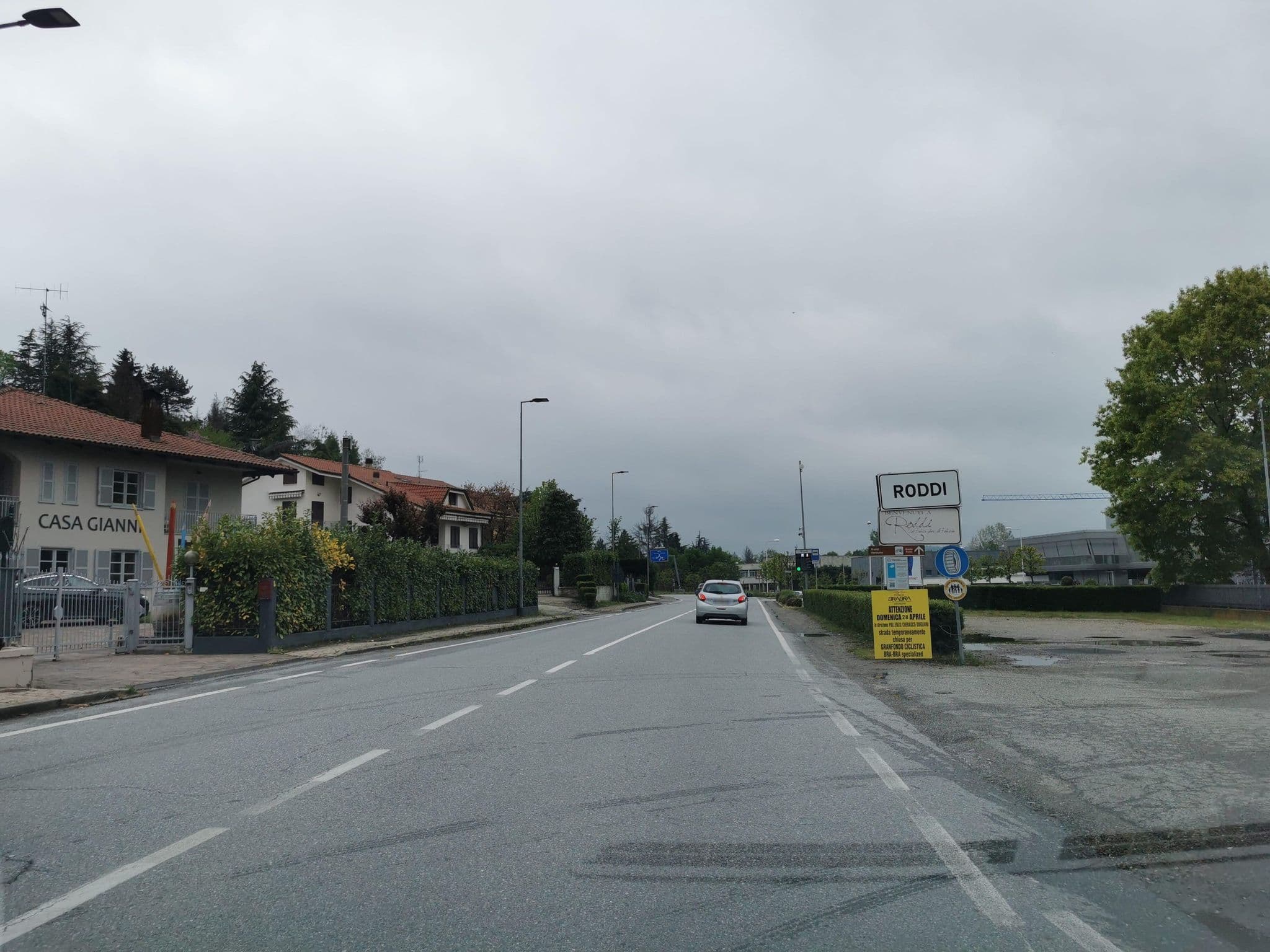 Street view near Enomotel Il Convento, Roddi — © canfe (CC BY-SA · Mapillary)