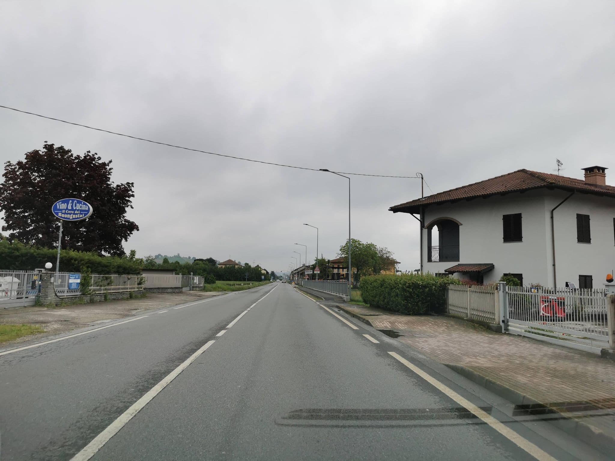 Street view near C.R.B. SAS di Bordone Cristina e C., Roddi — © canfe (CC BY-SA · Mapillary)