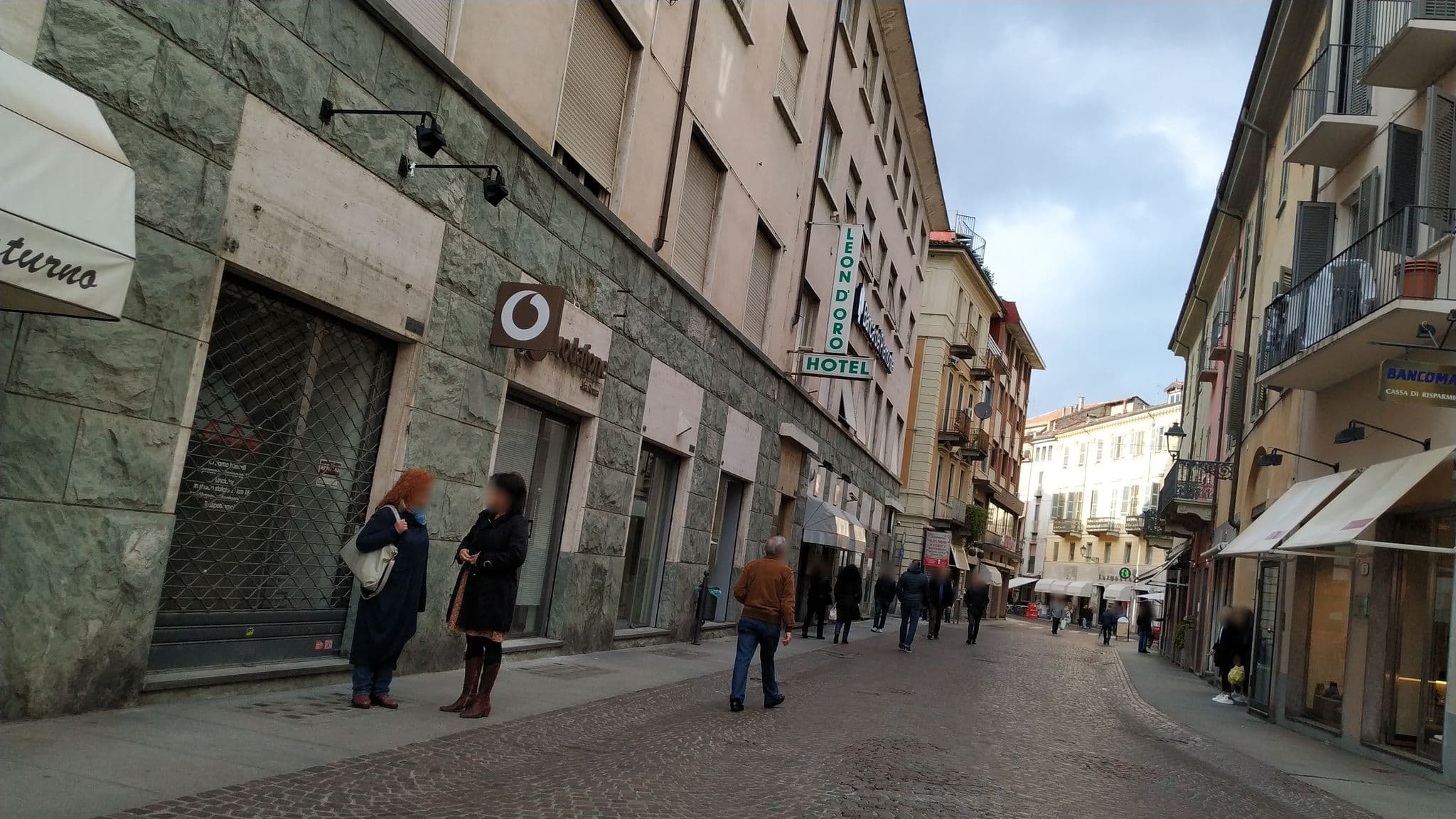Street view near Hotel Leona D'oro, Casale Monferrato — © mikki65 (CC BY-SA · Mapillary)