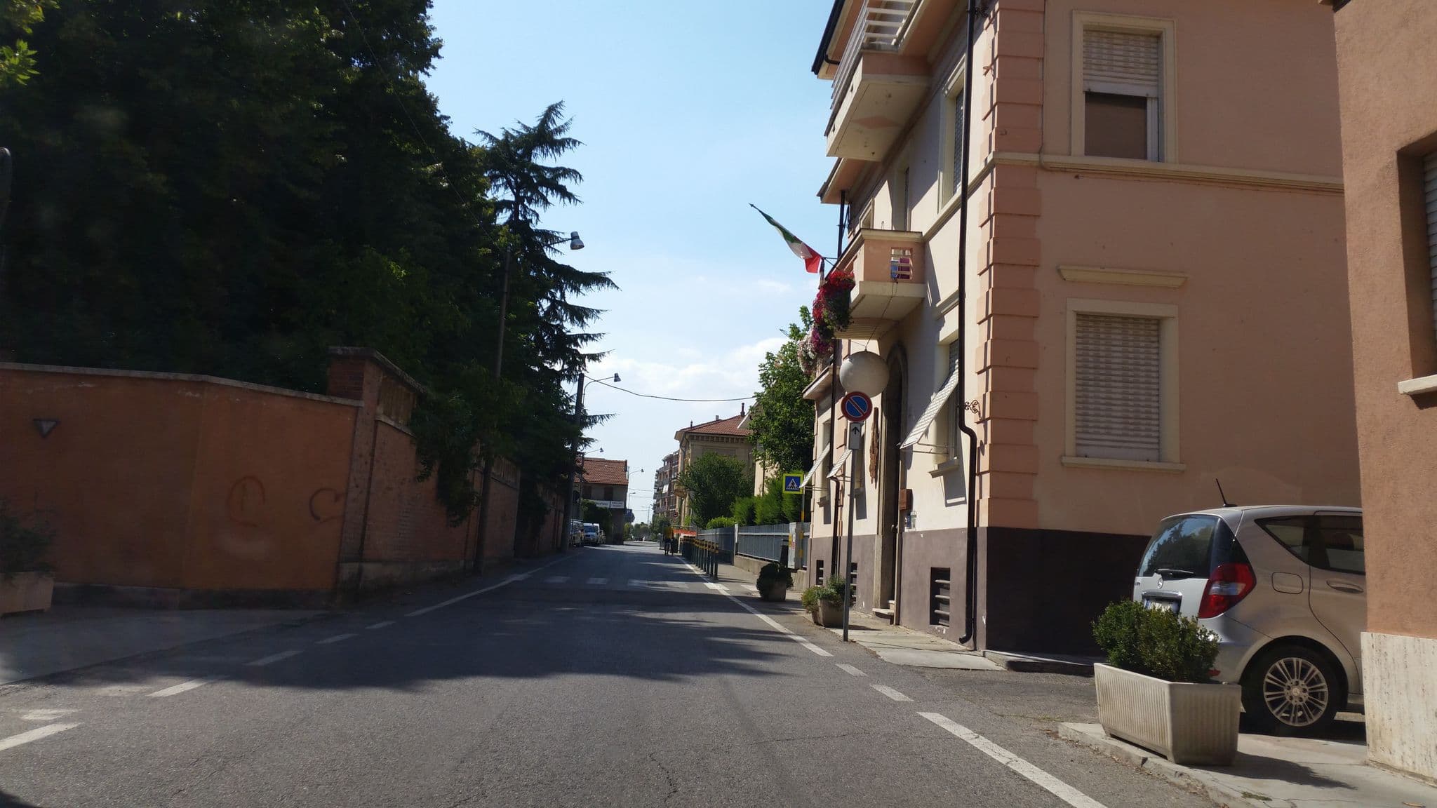 Street view near hotel la pajassa, Alba — © it_s_so_funny (CC BY-SA · Mapillary)