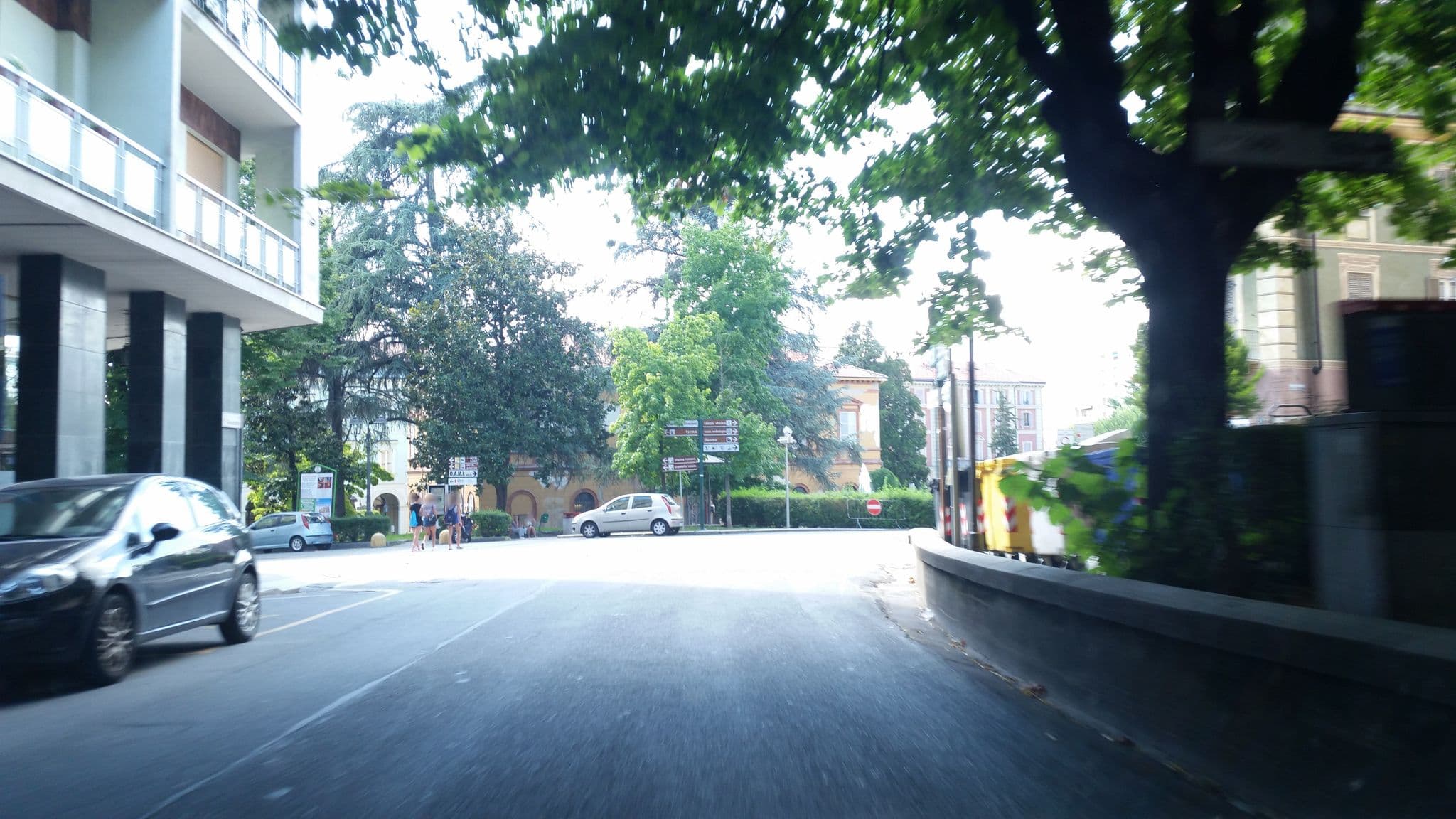 Street view near Albergo Royal di Bianchini e Bianchini, Acqui Terme — © it_s_so_funny (CC BY-SA · Mapillary)