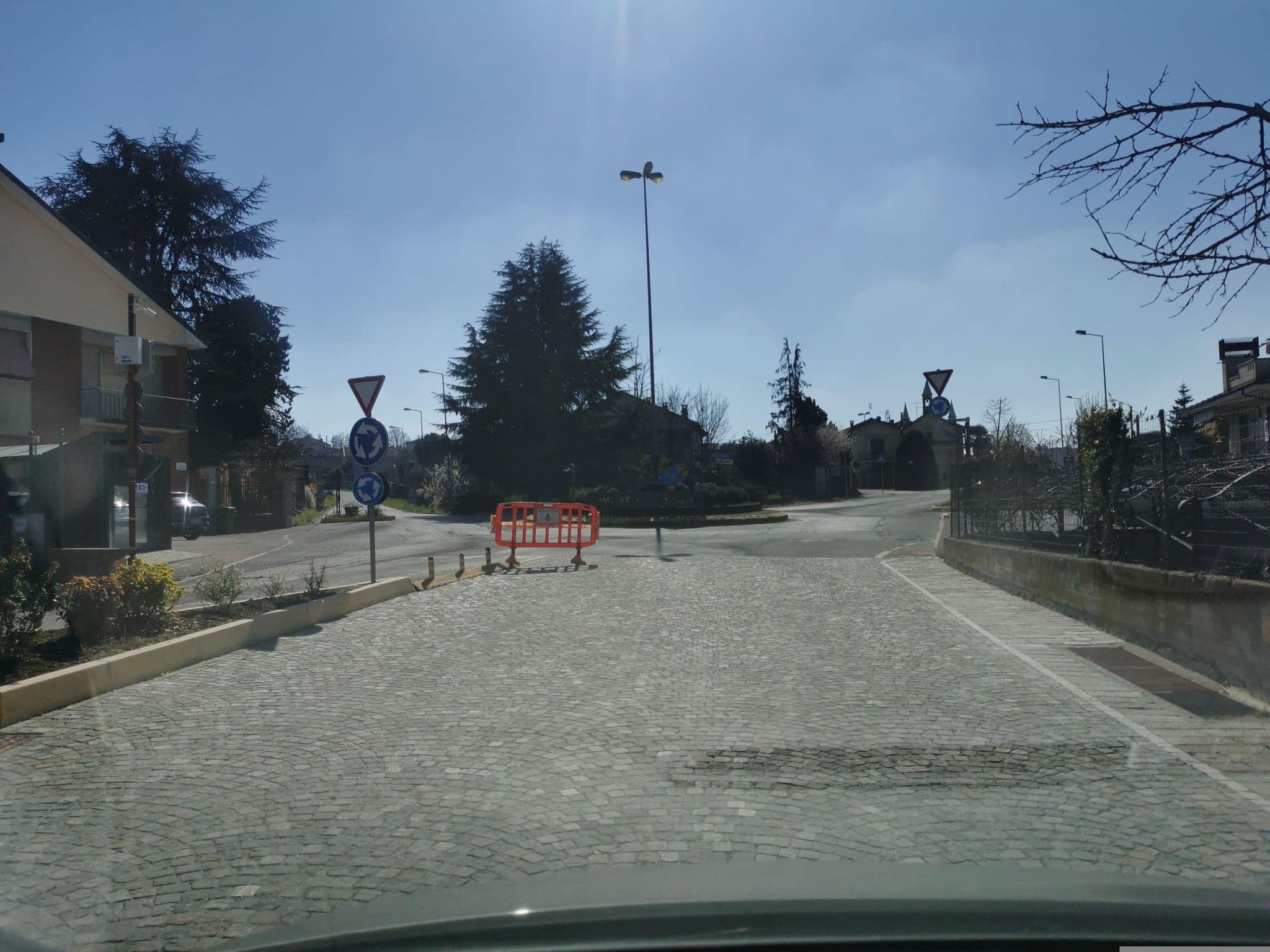 Street view near Locanda dell'Orso Bevitore - Agriturismo, Cinzano — © canfe (CC BY-SA · Mapillary)