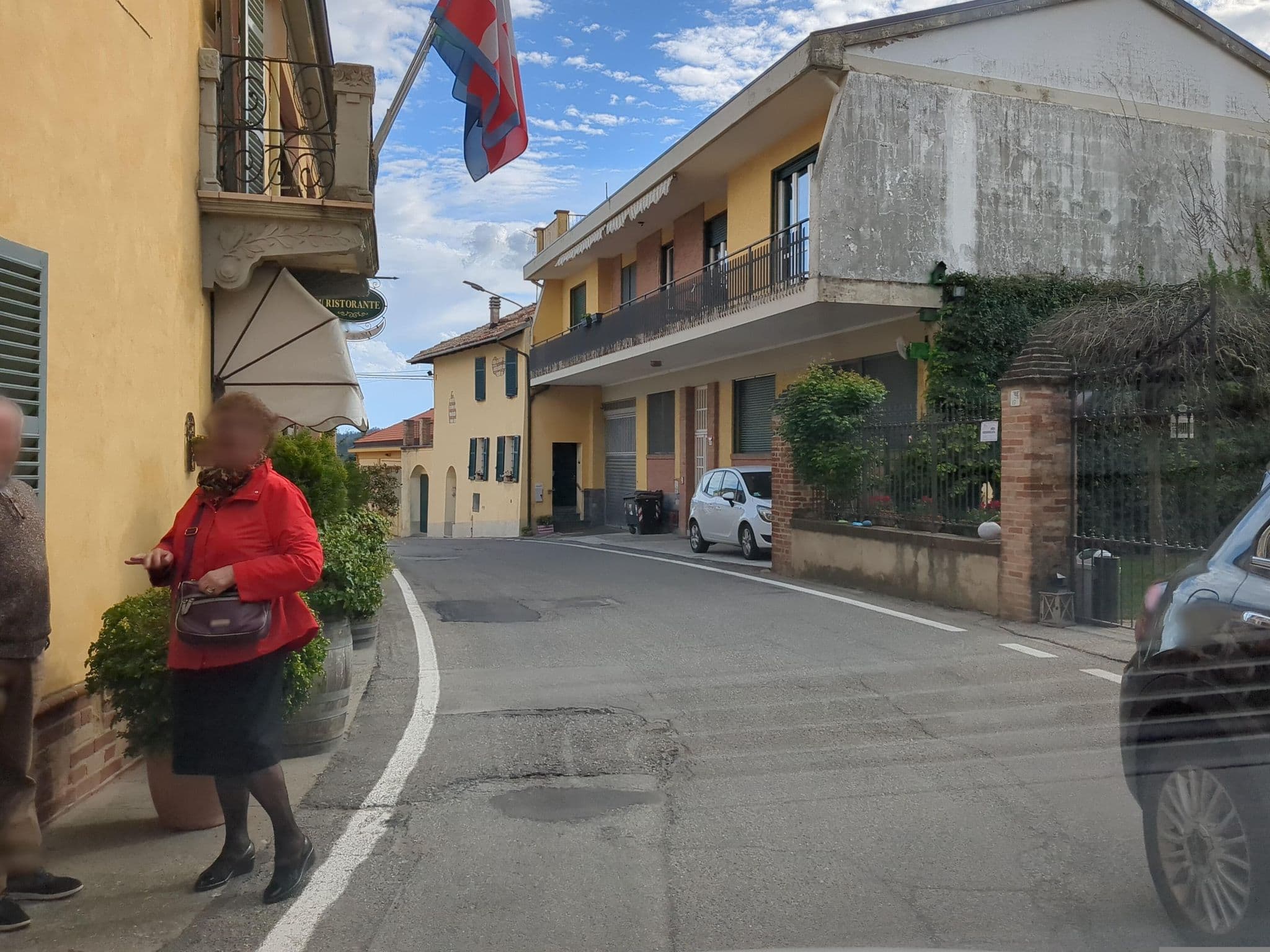 Street view near Ristorante Dubini, Palazzolo Vercellese — © musuruan (CC BY-SA · Mapillary)