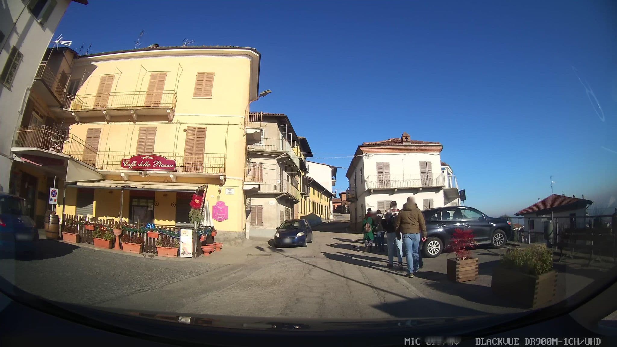 Street view near Albergo Ristorante Cannon D'oro, Cavagnolo — © canfe (CC BY-SA · Mapillary)