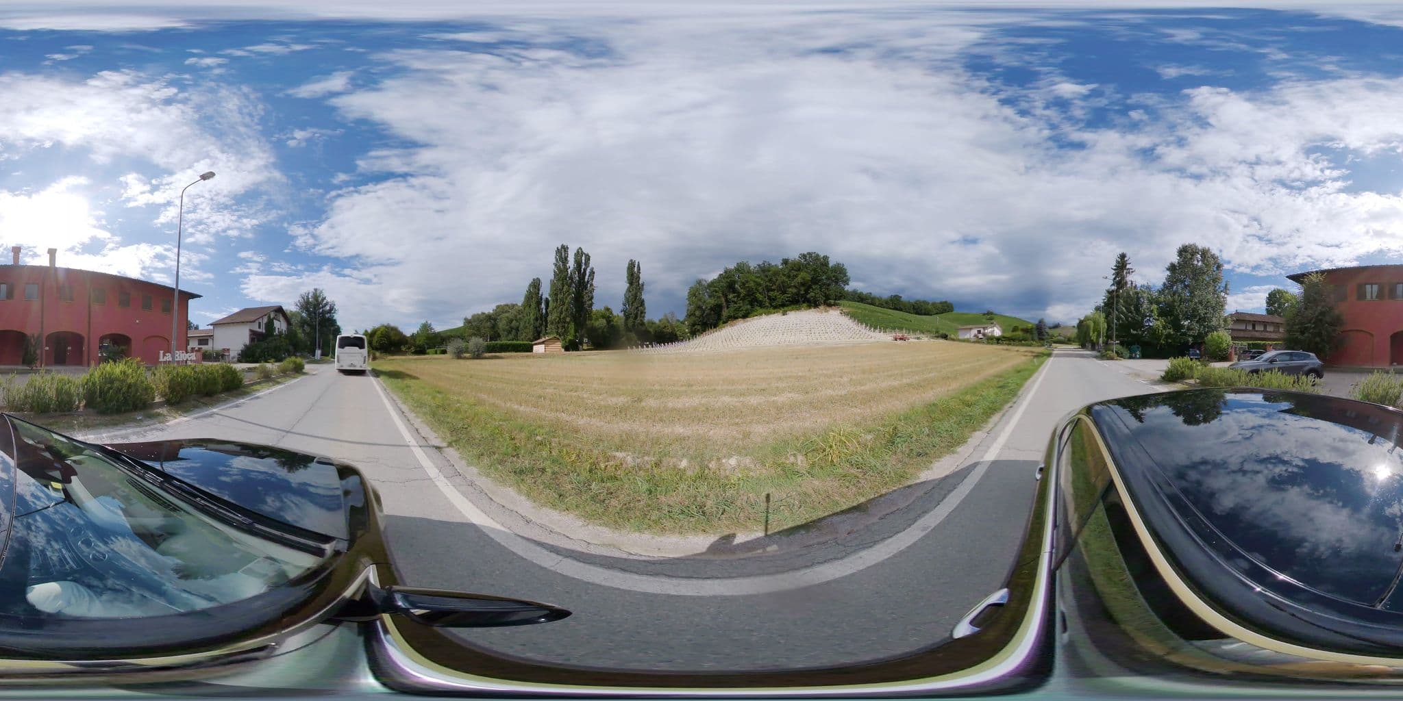 Street view near Agriturismo La Biòca, Grinzane Cavour — © mapconcierge (CC BY-SA · Mapillary)
