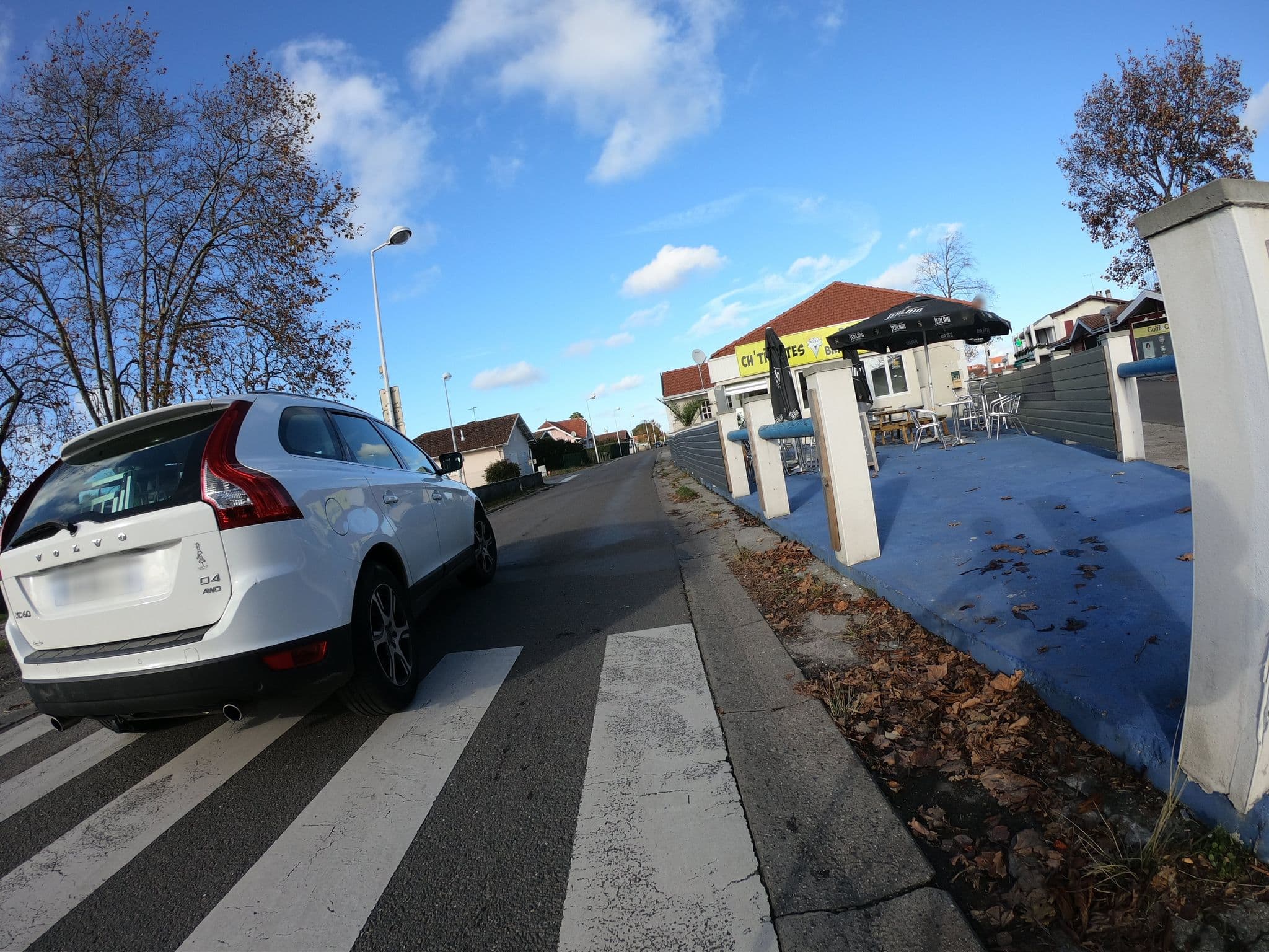 Street view near Parking Avenue du Marais - Biscarrosse, Biscarrosse — © gitouche (CC BY-SA · Mapillary)