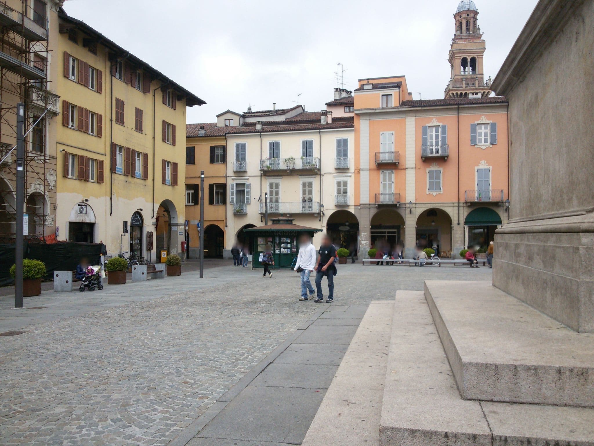 Street view near Cappa Arredamenti di Maria Cossaro Cappa & C. SAS, Casale Monferrato — © sbiribizio (CC BY-SA · Mapillary)