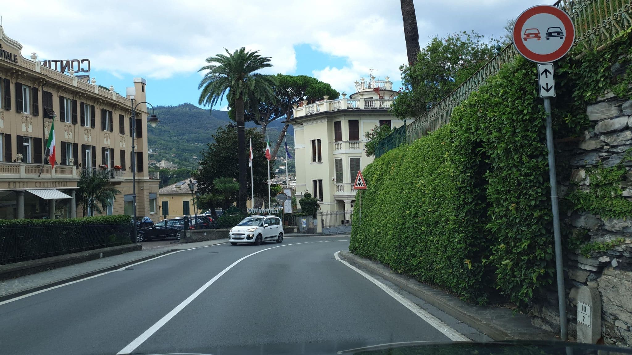 Street view near Le Royal Monceau Hotel, Santa Margherita Ligure — © jopparn (CC BY-SA · Mapillary)
