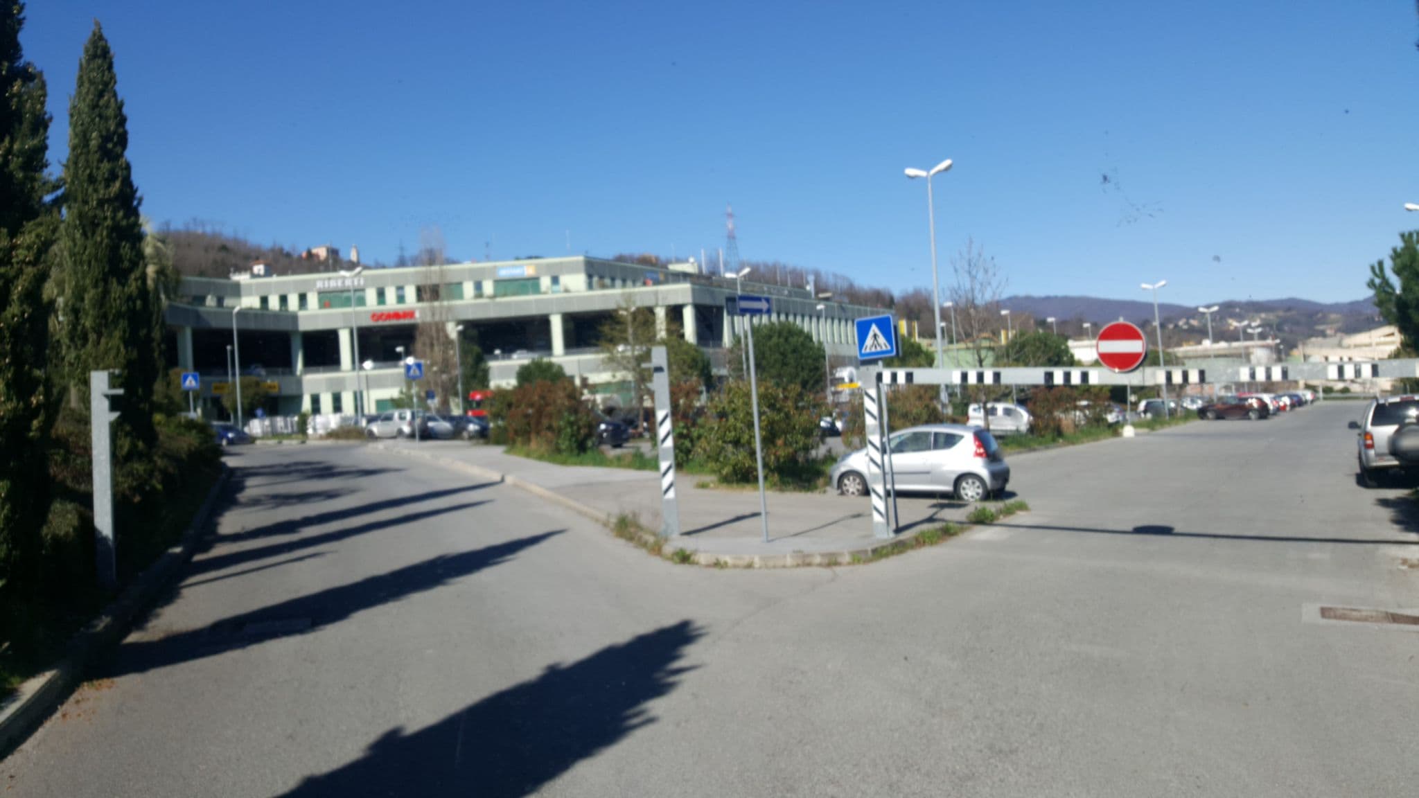 Street view near Idea Hotel San Biagio, Manesseno — © klimakas (CC BY-SA · Mapillary)