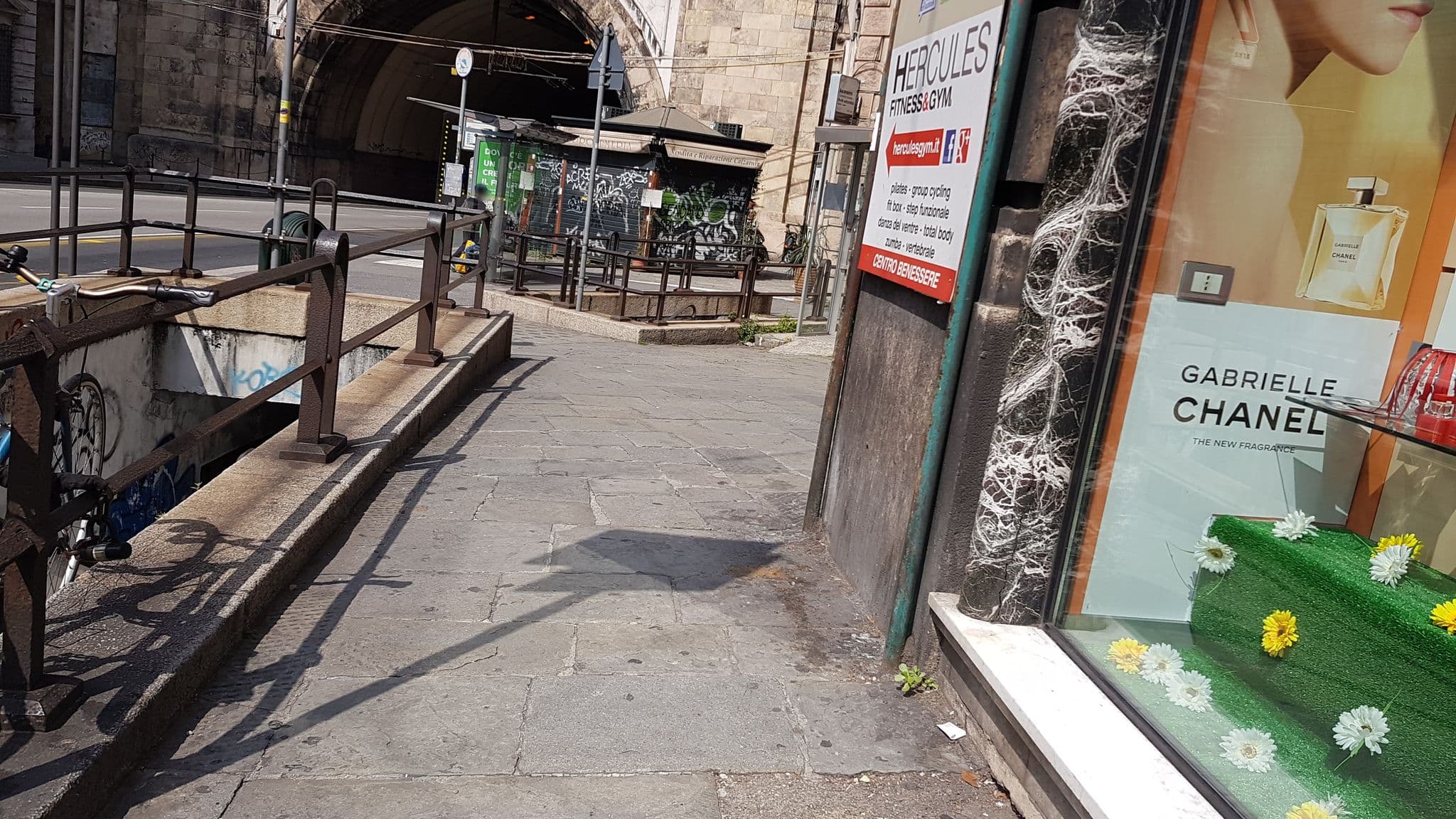 Street view near B&b mediterraneo, Genoa — © ale_zena_it (CC BY-SA · Mapillary)