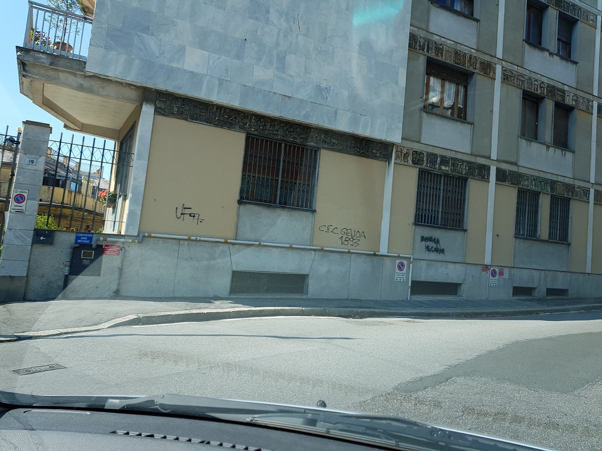 Street view near Hotel Carol, Genoa — © ale_zena_it (CC BY-SA · Mapillary)