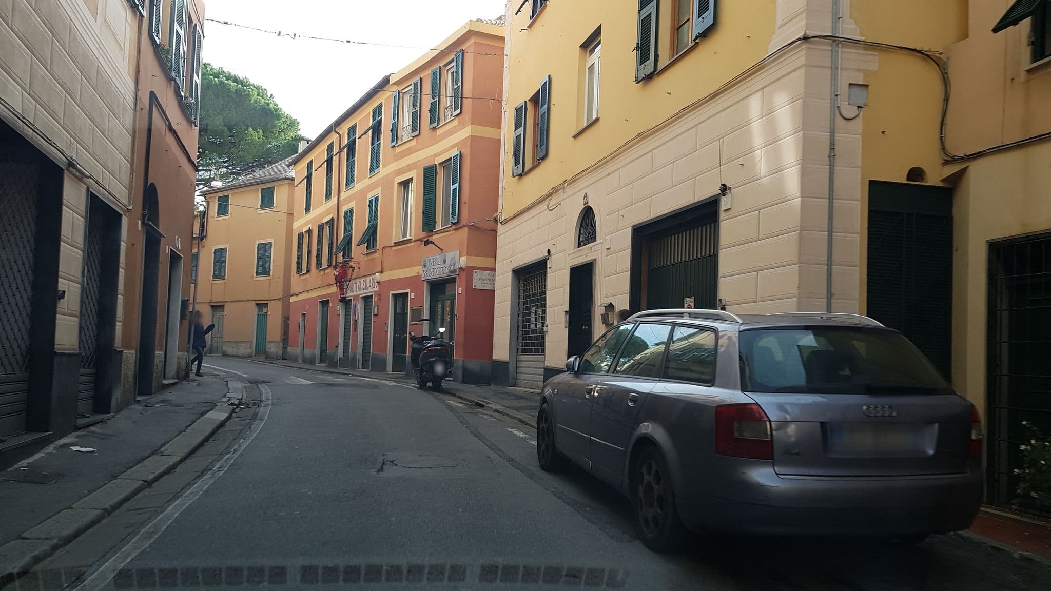 Street view near Casa Tra Il Verde e Il Blu, Bogliasco — © ale_zena_it (CC BY-SA · Mapillary)